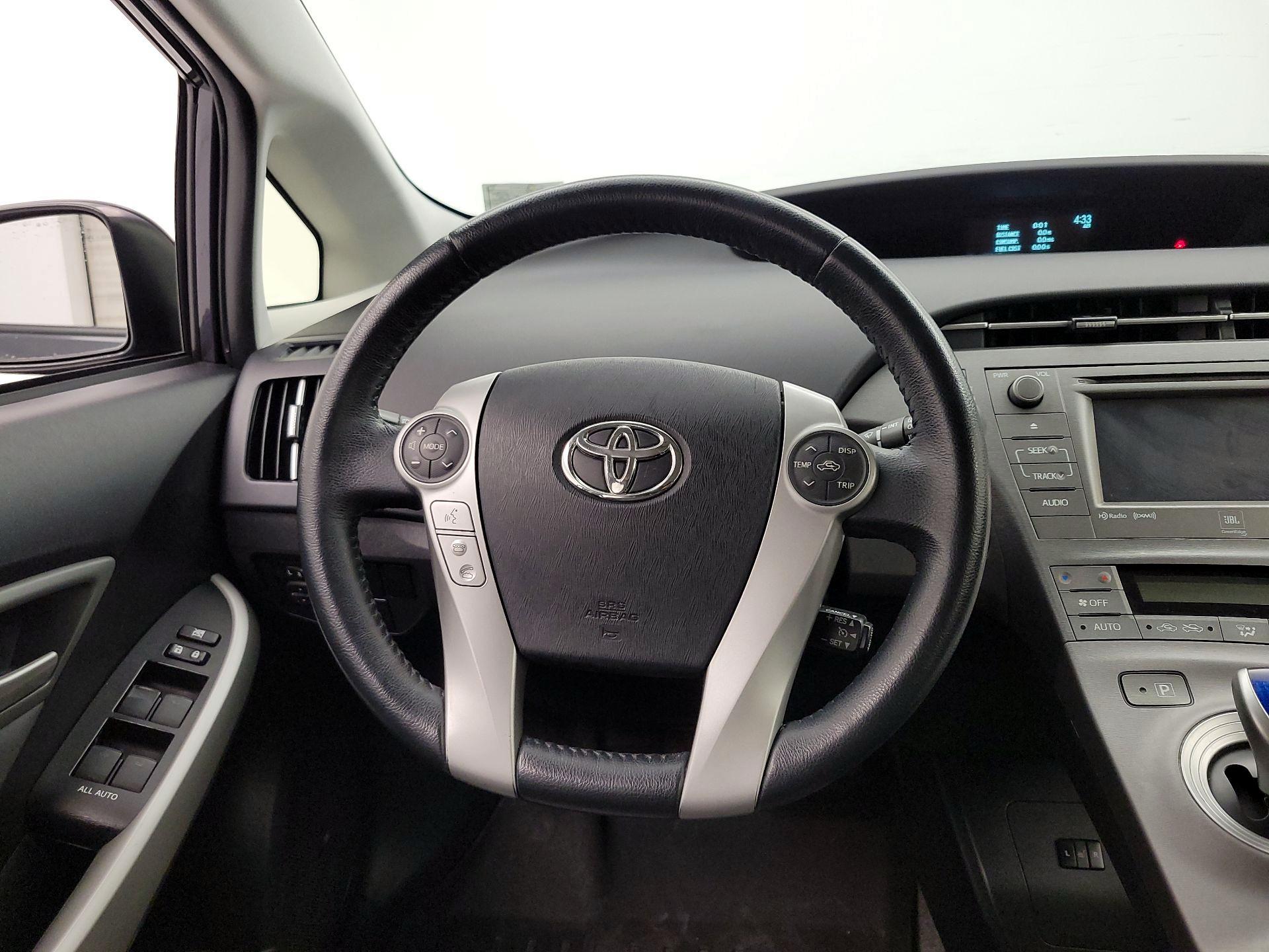 Thumbnail: 2013 Toyota Prius - 10