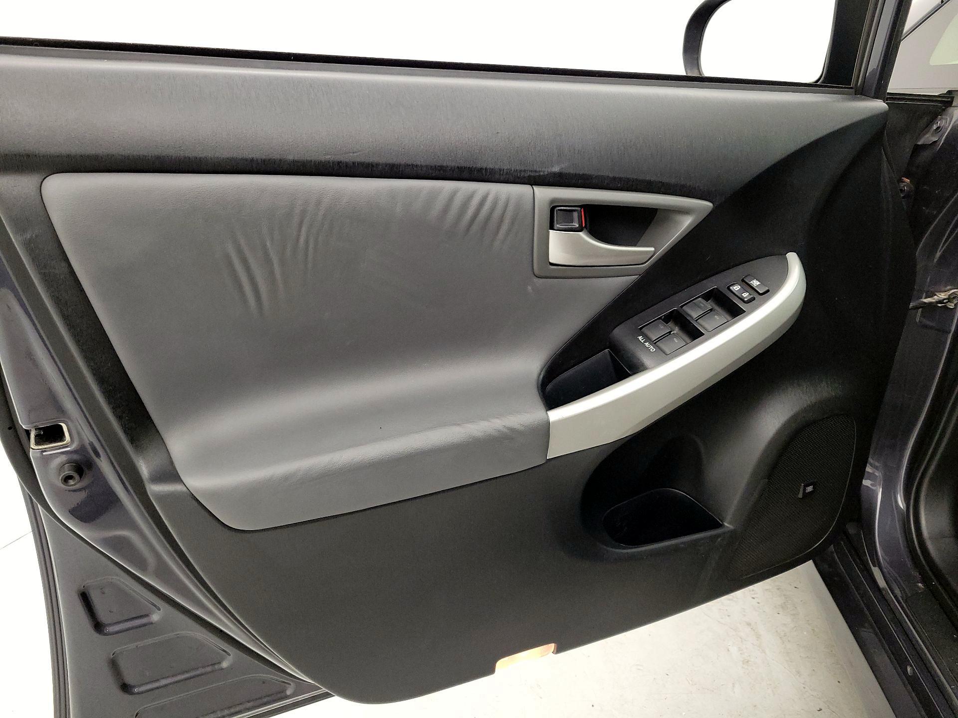 Thumbnail: 2013 Toyota Prius - 12