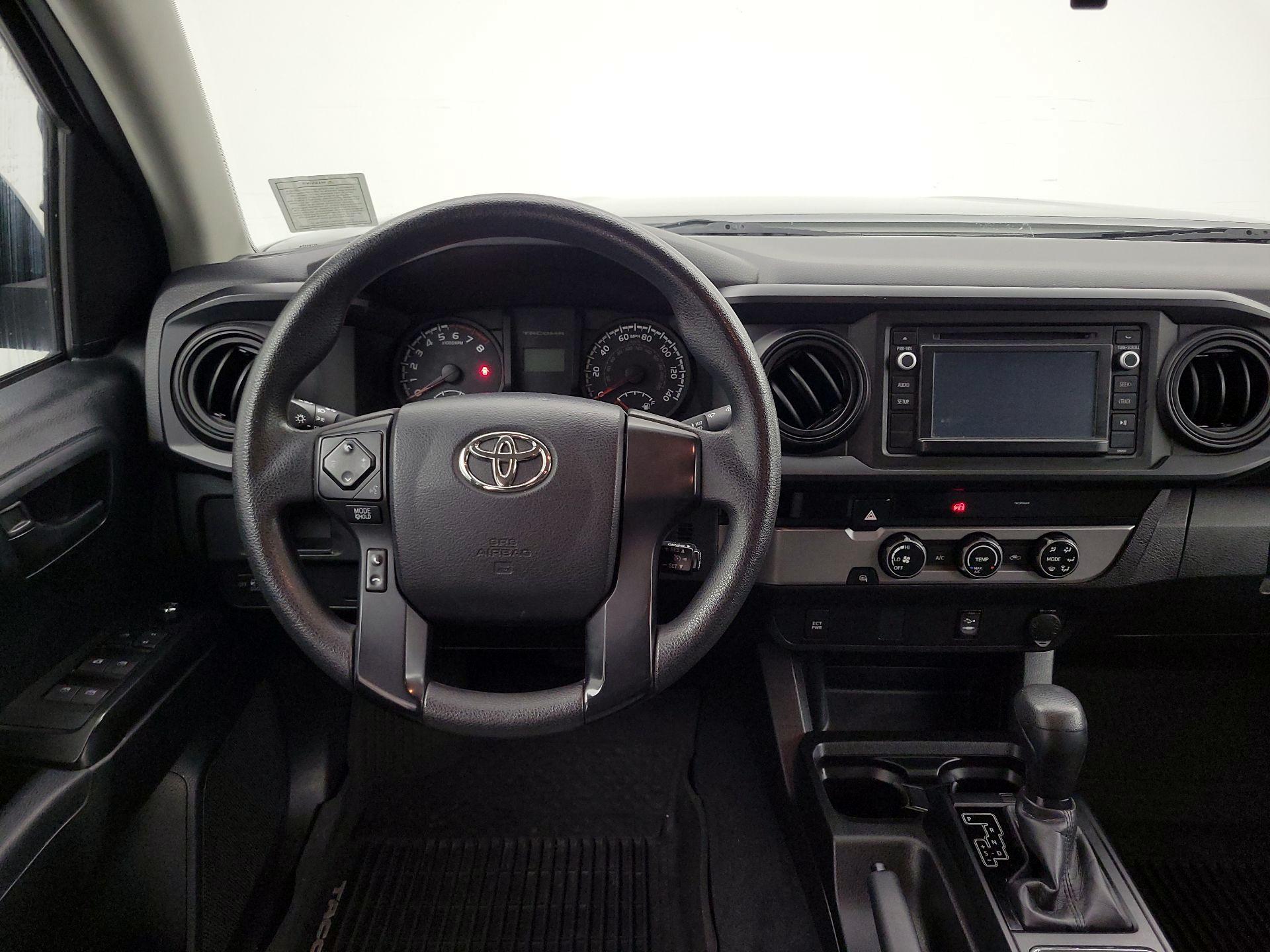 Thumbnail: 2016 Toyota Tacoma - 10