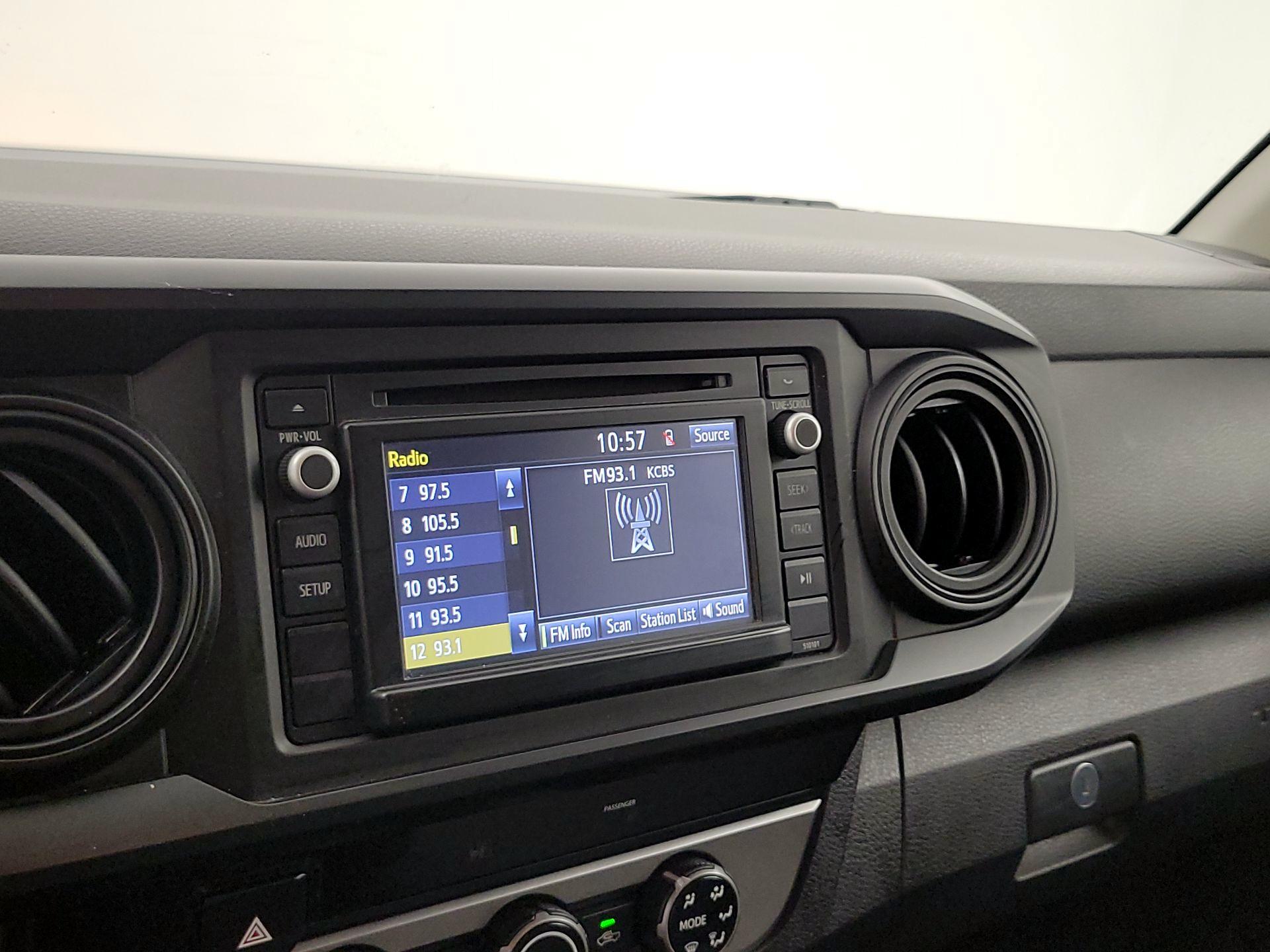 Thumbnail: 2016 Toyota Tacoma - 15
