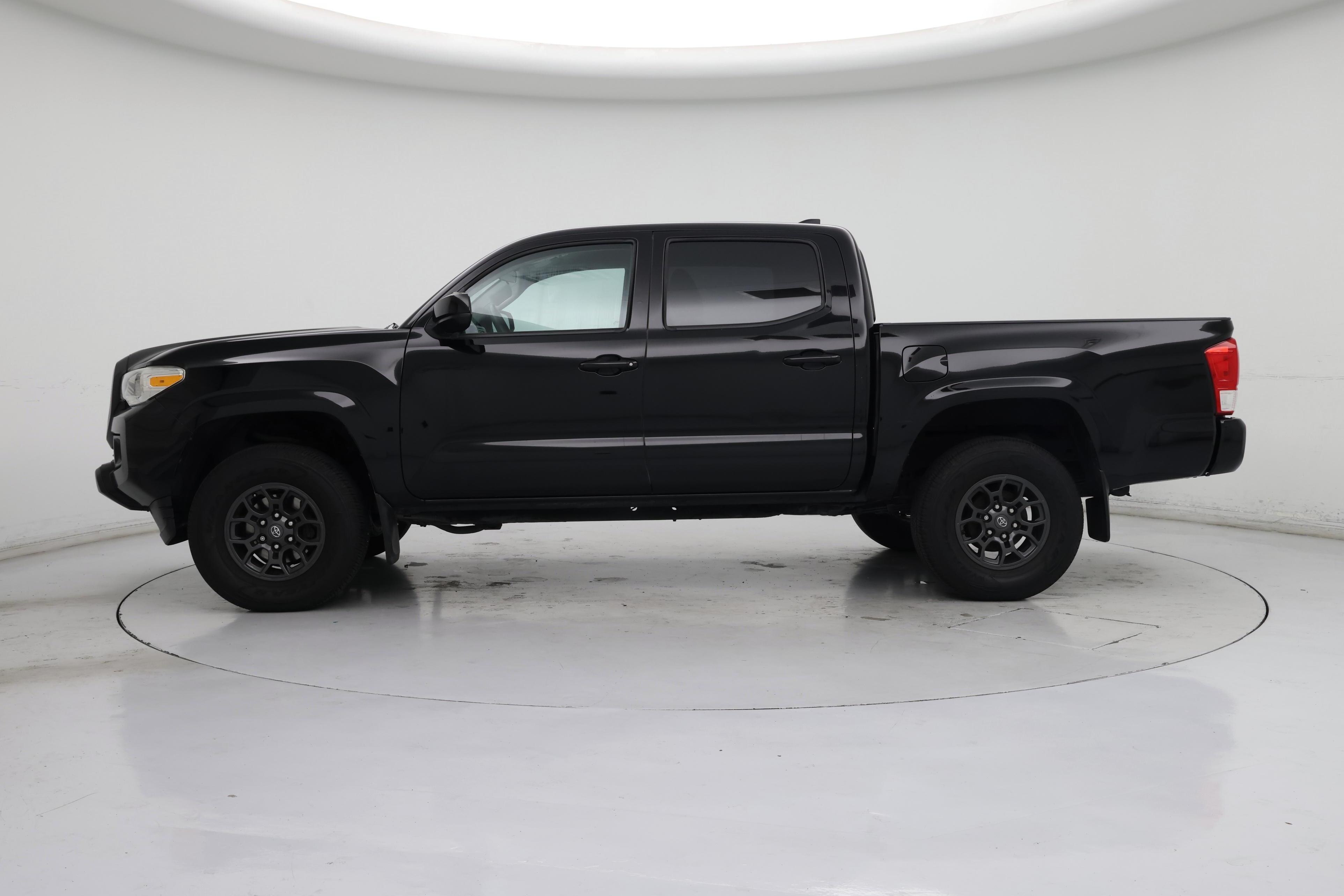 Thumbnail: 2016 Toyota Tacoma - 3