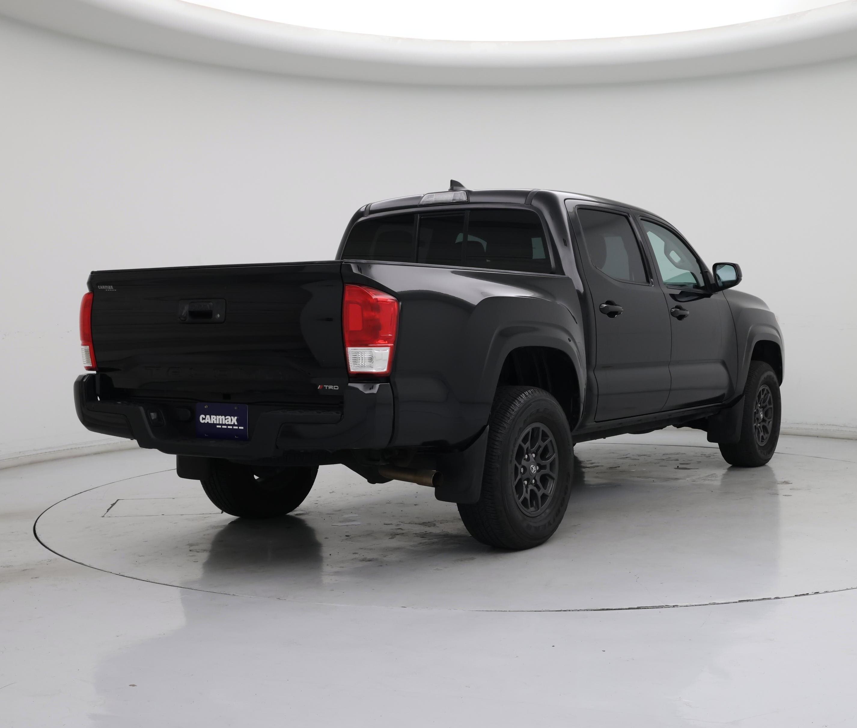 Thumbnail: 2016 Toyota Tacoma - 8