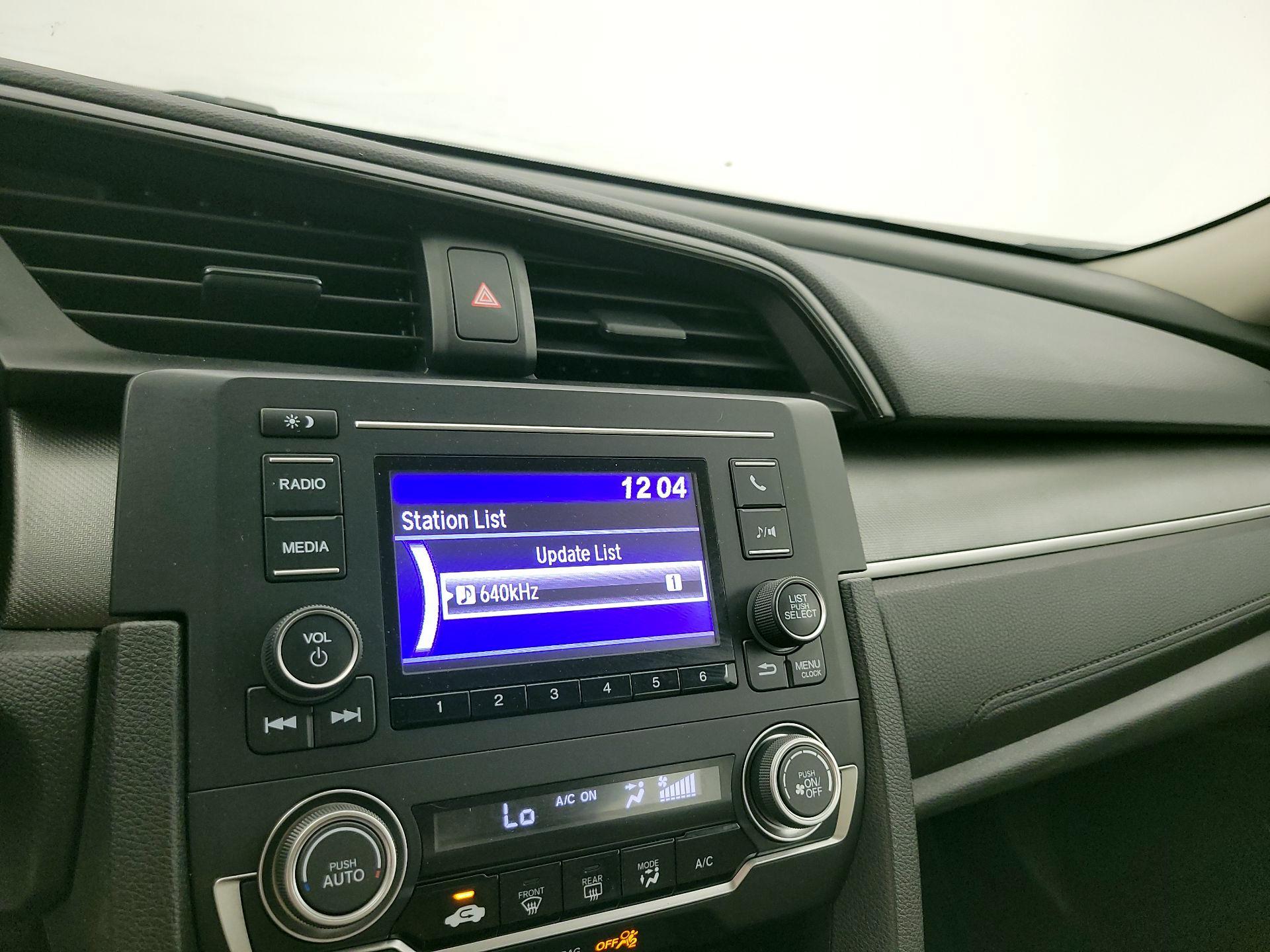 Thumbnail: 2016 Honda Civic - 15