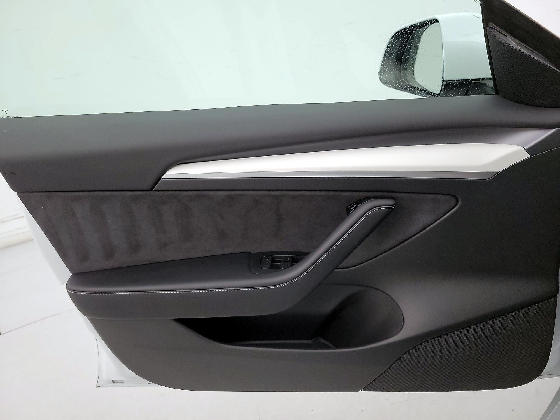 Thumbnail: 2022 Tesla Model 3 - 12