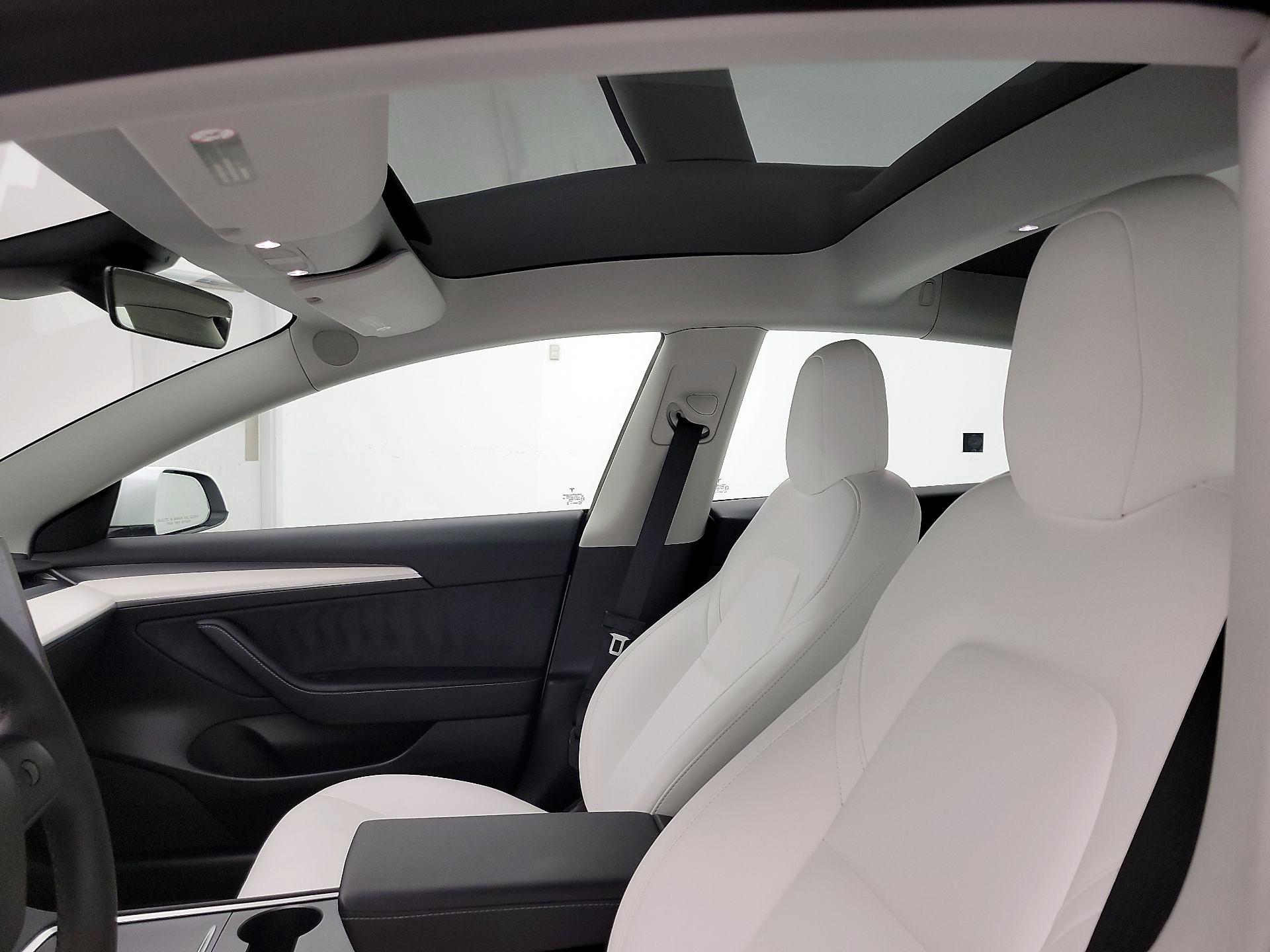 Thumbnail: 2022 Tesla Model 3 - 18