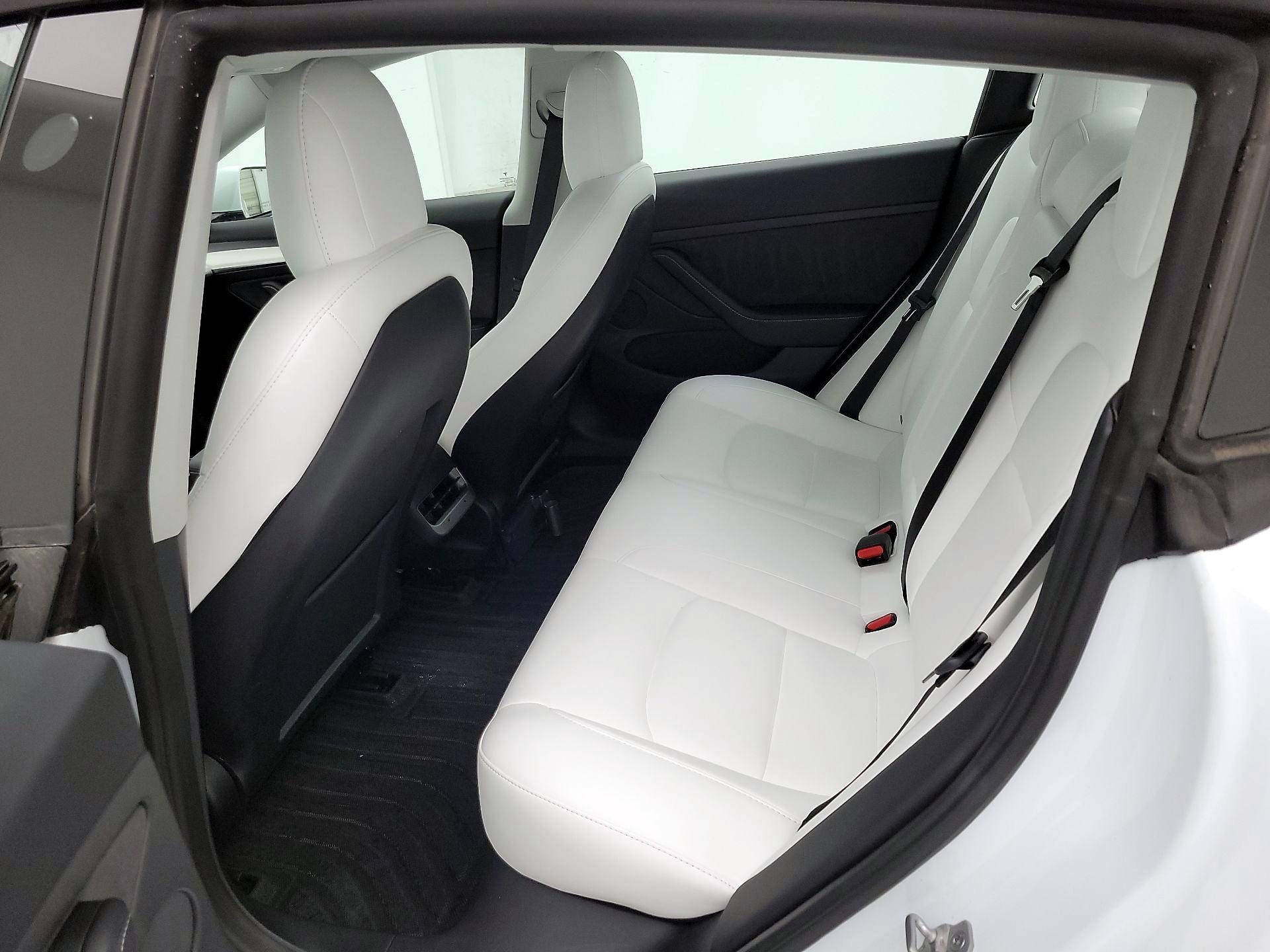 Thumbnail: 2022 Tesla Model 3 - 19