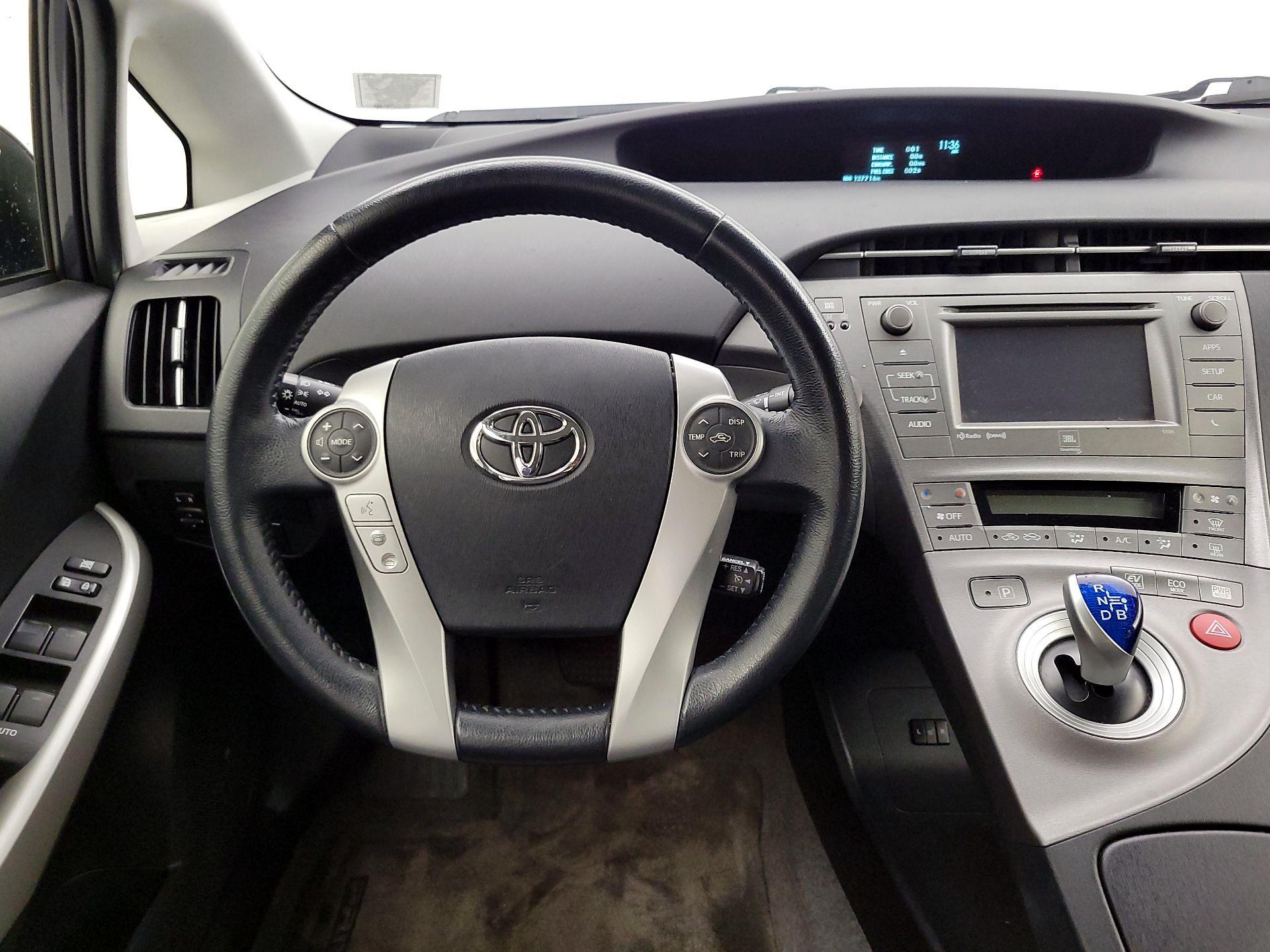 Thumbnail: 2014 Toyota Prius - 10