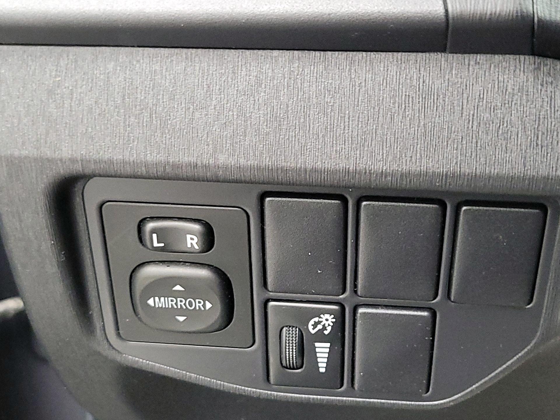 Thumbnail: 2014 Toyota Prius - 13