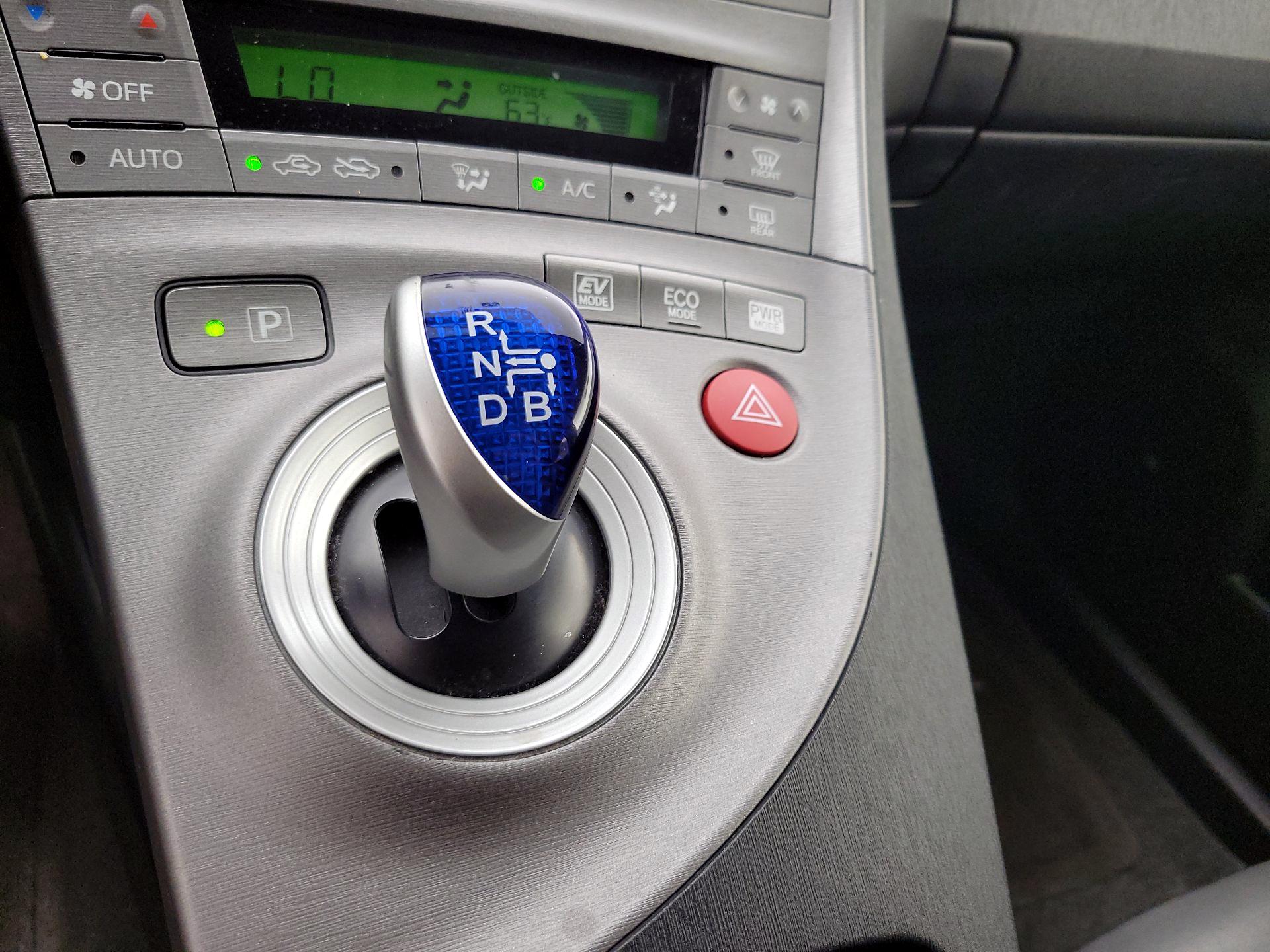 Thumbnail: 2014 Toyota Prius - 17