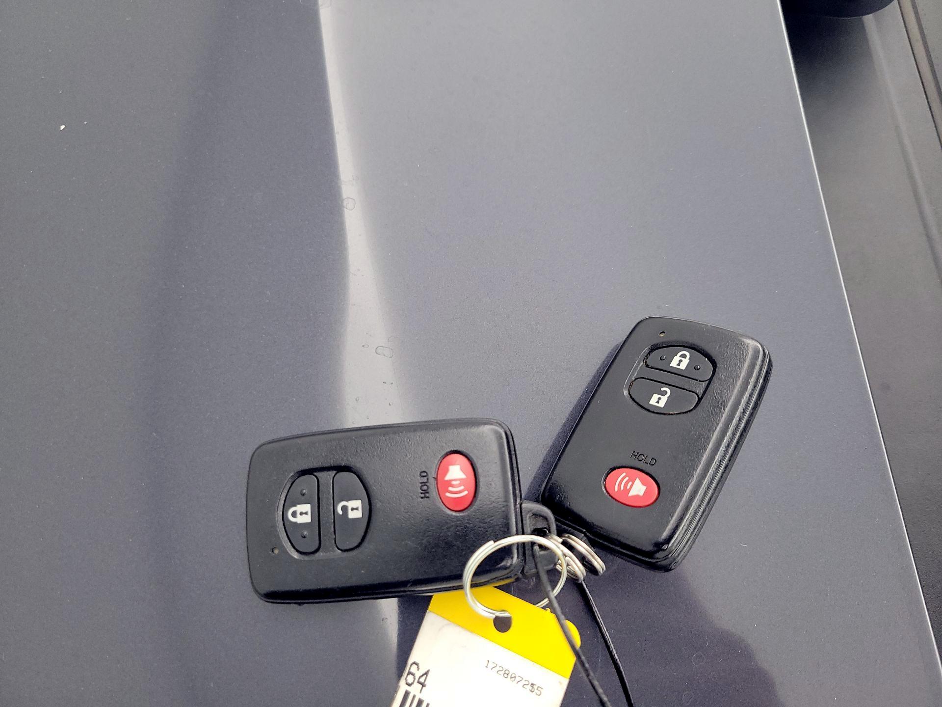 Thumbnail: 2014 Toyota Prius - 20