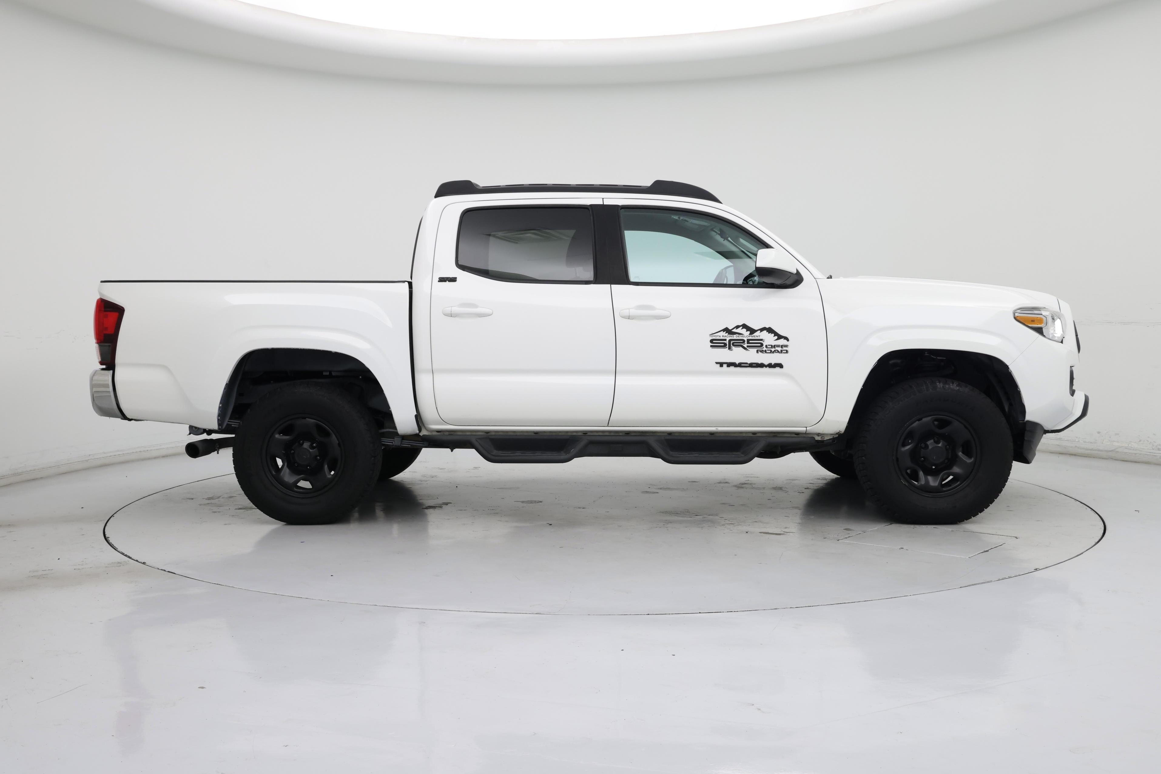 Thumbnail: 2020 Toyota Tacoma - 7