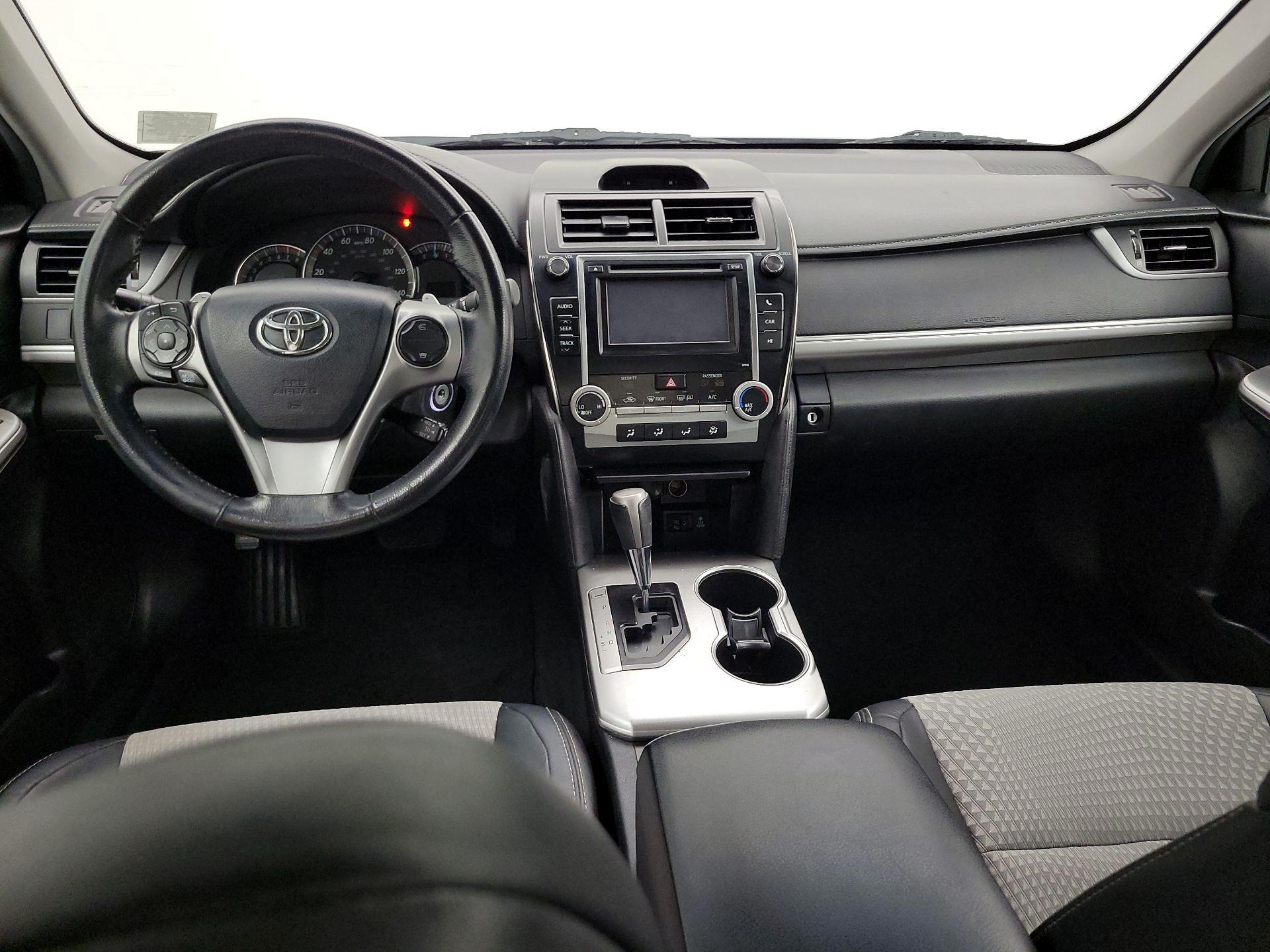 Thumbnail: 2013 Toyota Camry - 9