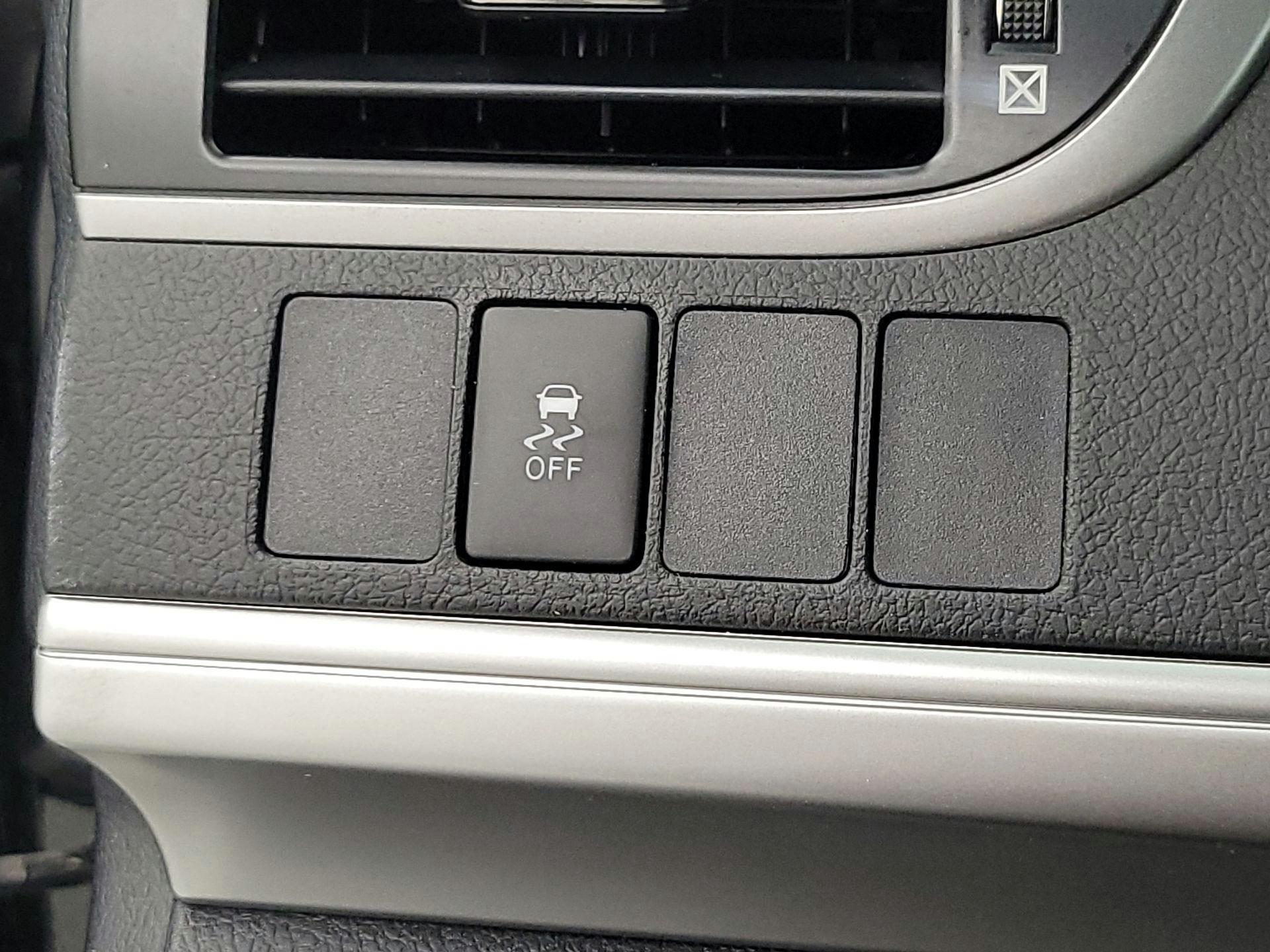 Thumbnail: 2013 Toyota Camry - 13