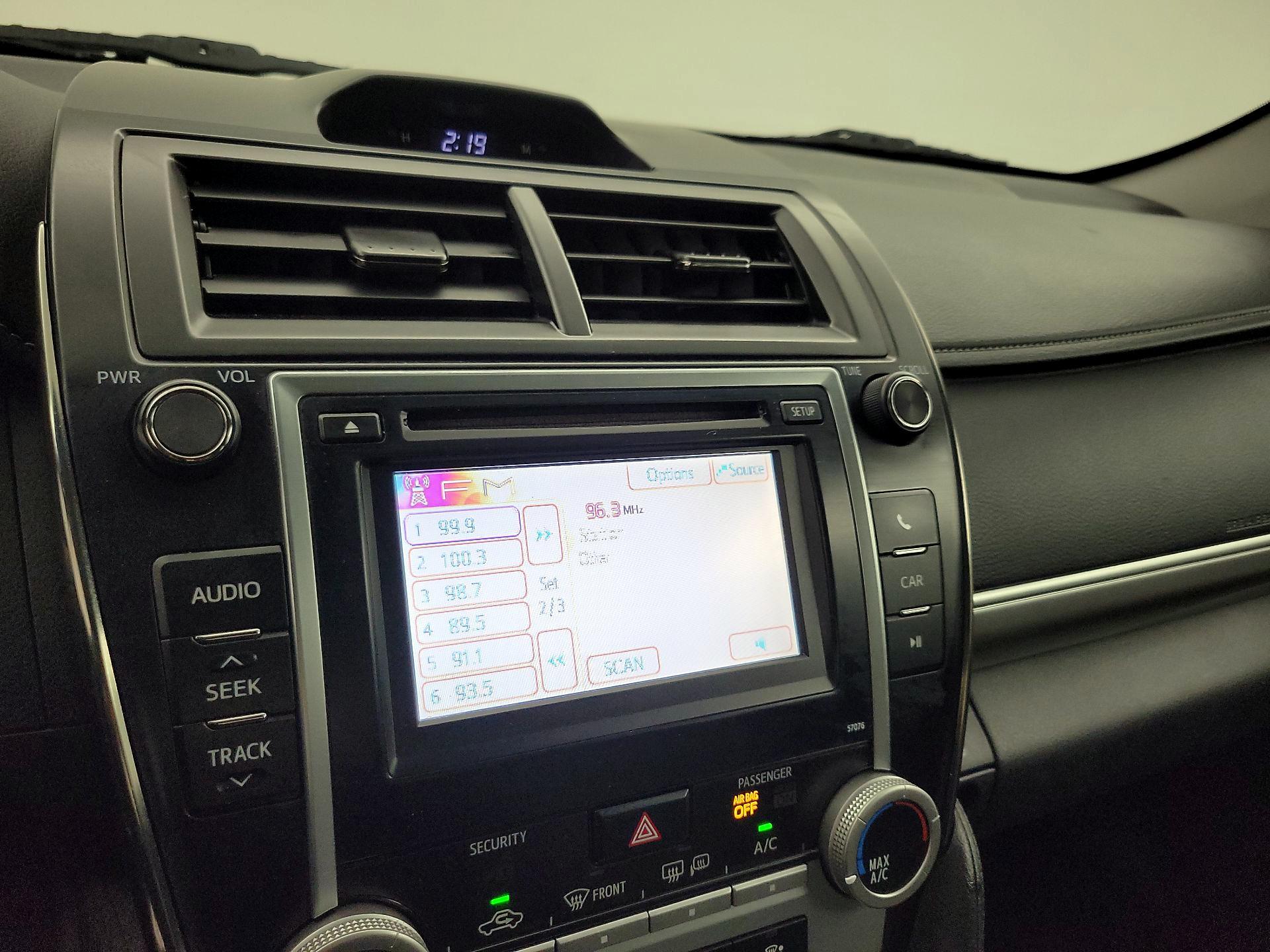Thumbnail: 2013 Toyota Camry - 14
