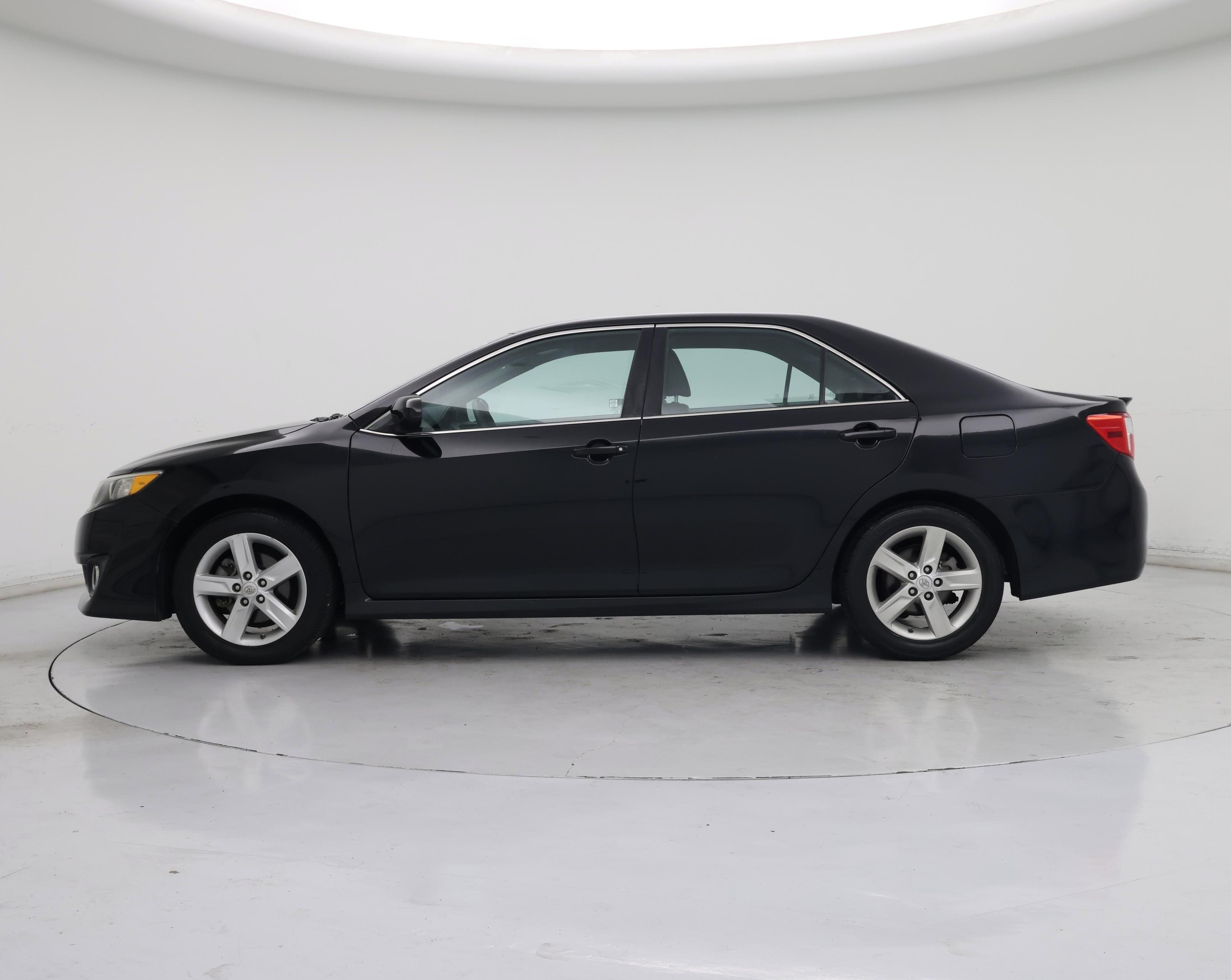 Thumbnail: 2013 Toyota Camry - 3