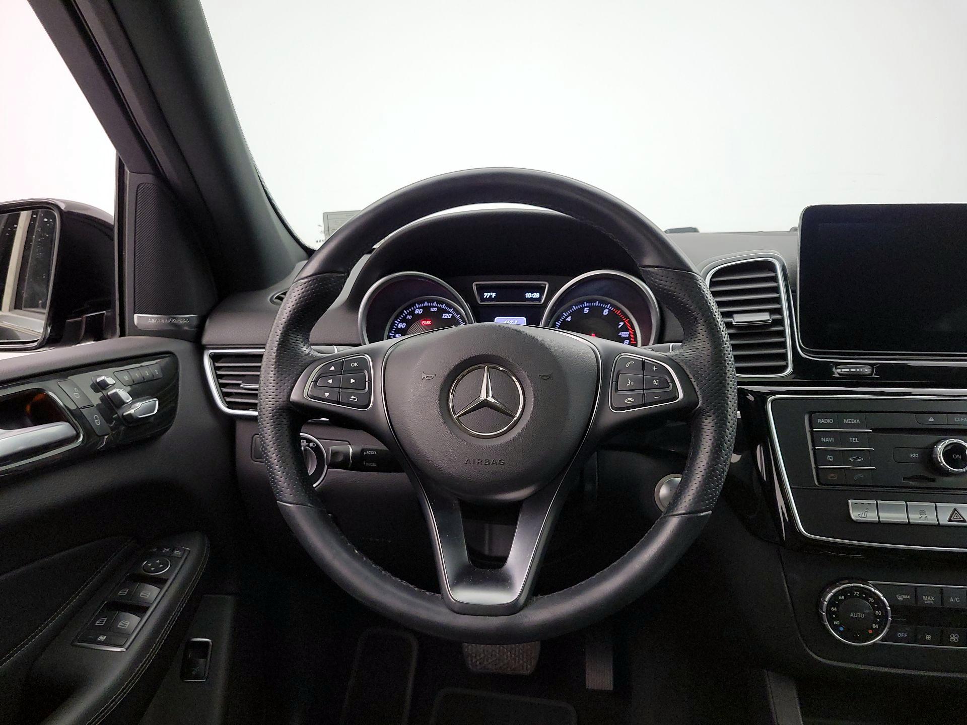 Thumbnail: 2017 Mercedes-Benz GLE - 10