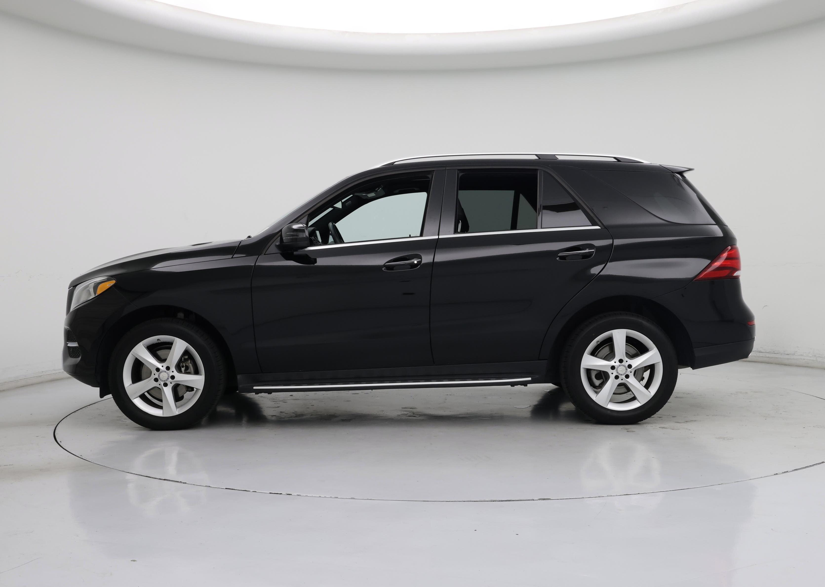 Thumbnail: 2017 Mercedes-Benz GLE - 3