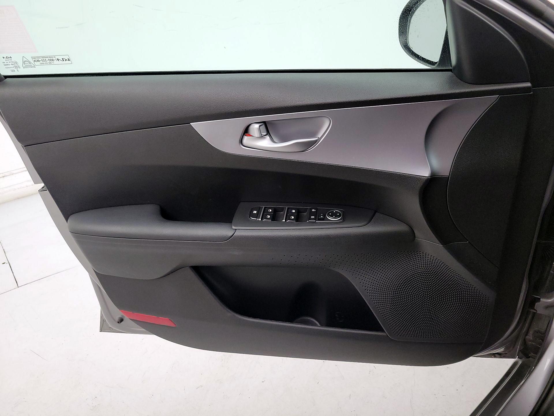 Thumbnail: 2023 Kia Forte - 12