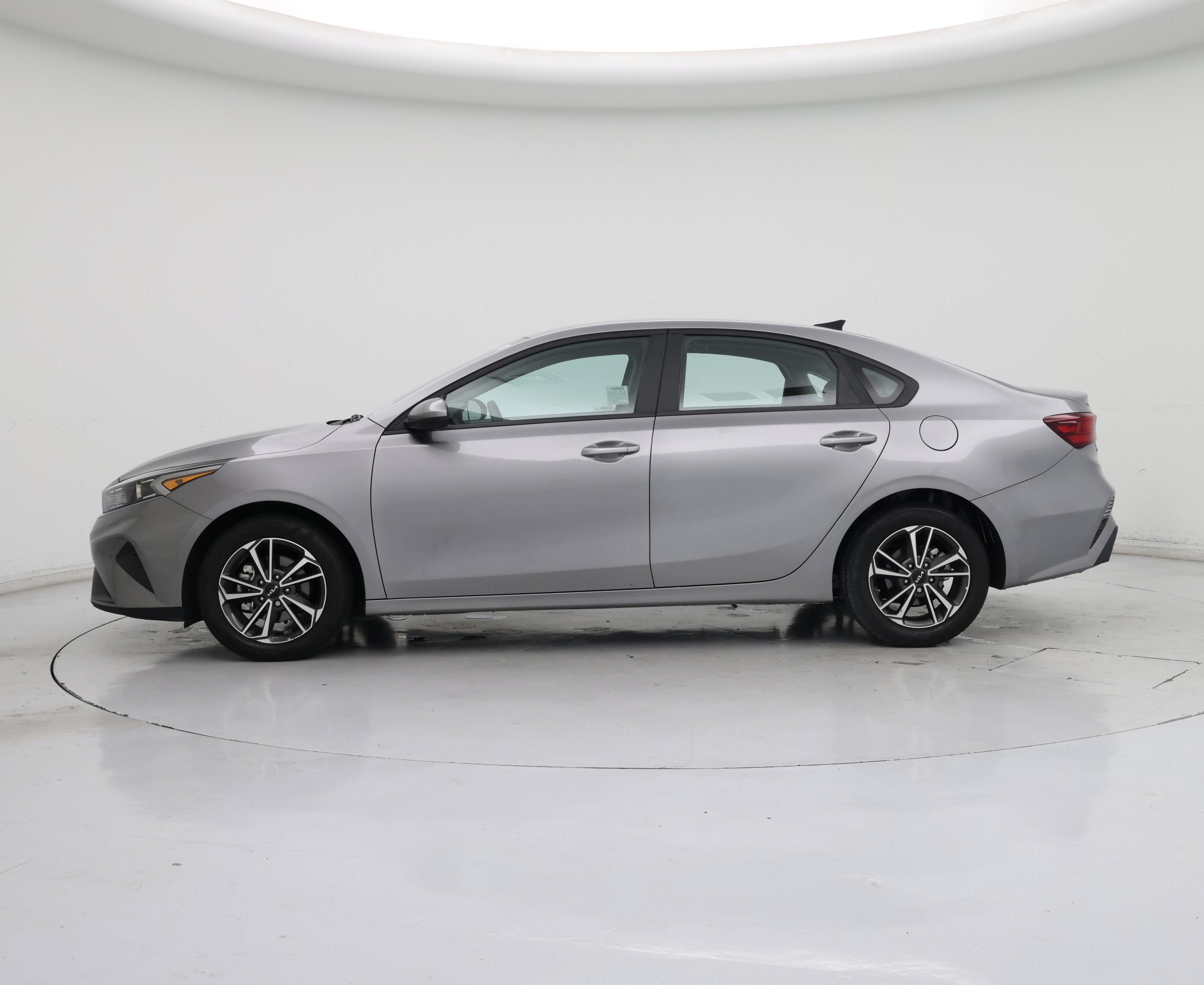 Thumbnail: 2023 Kia Forte - 3