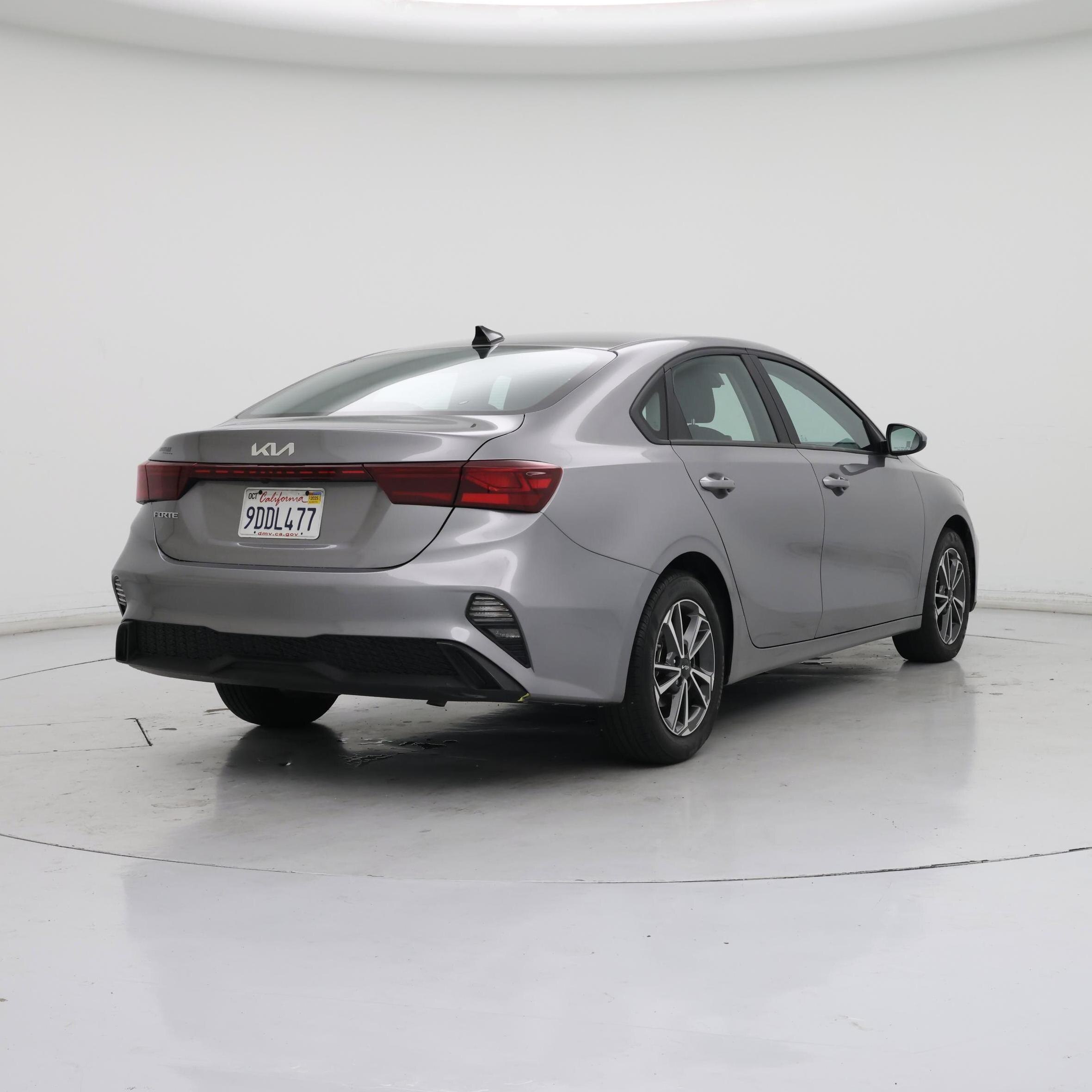 Thumbnail: 2023 Kia Forte - 8