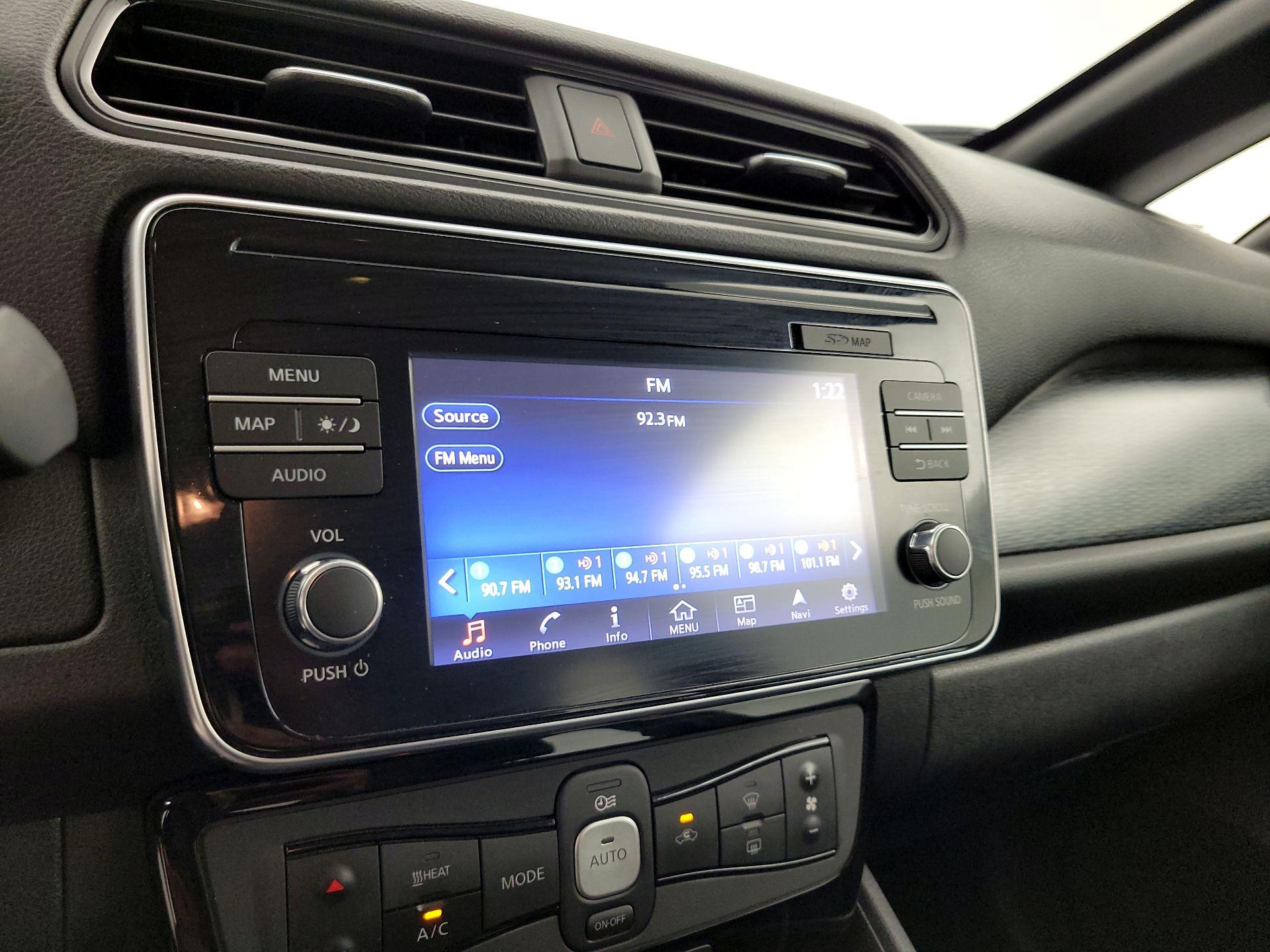 Thumbnail: 2018 Nissan Leaf - 15