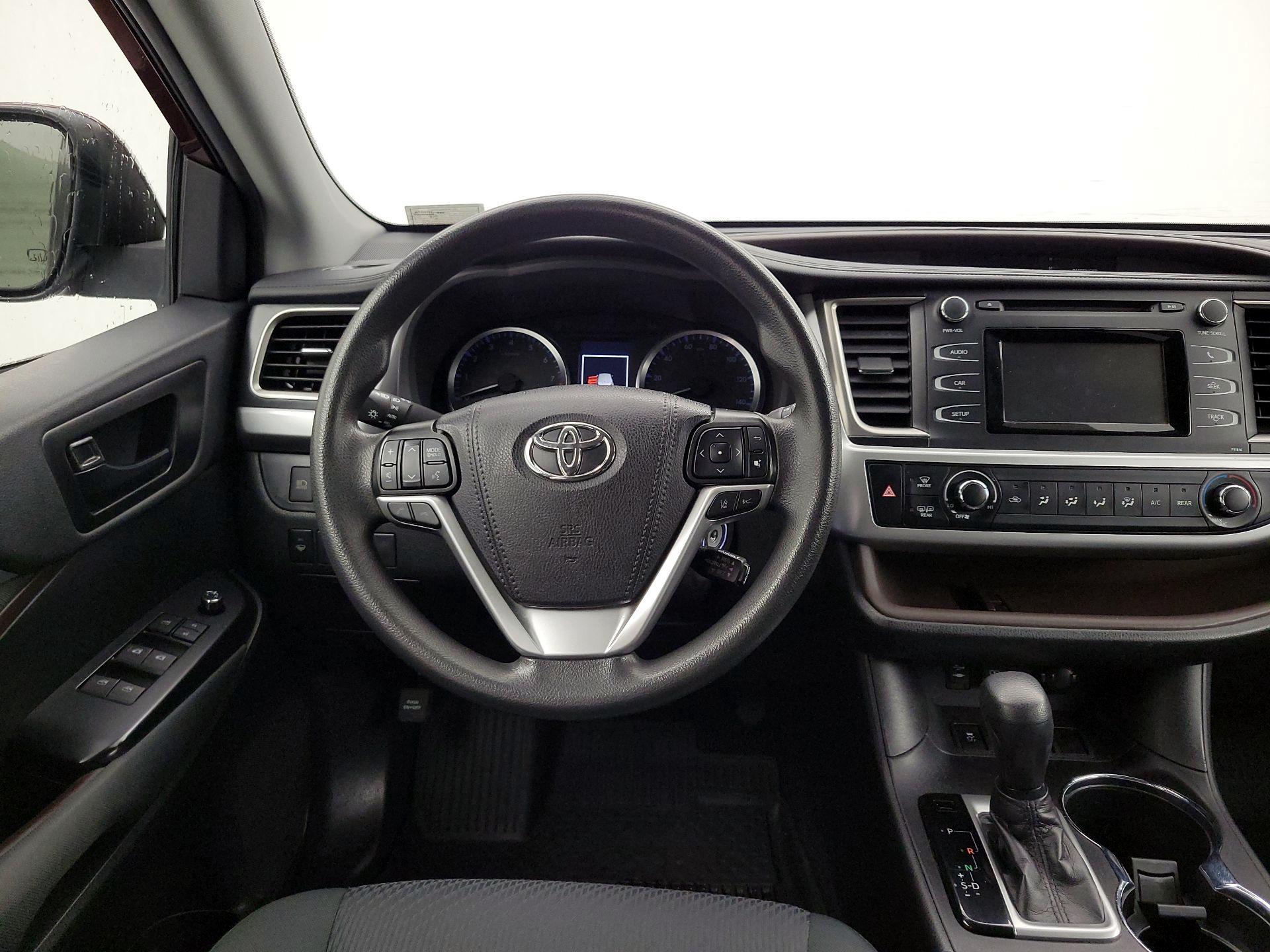 Thumbnail: 2019 Toyota Highlander - 10
