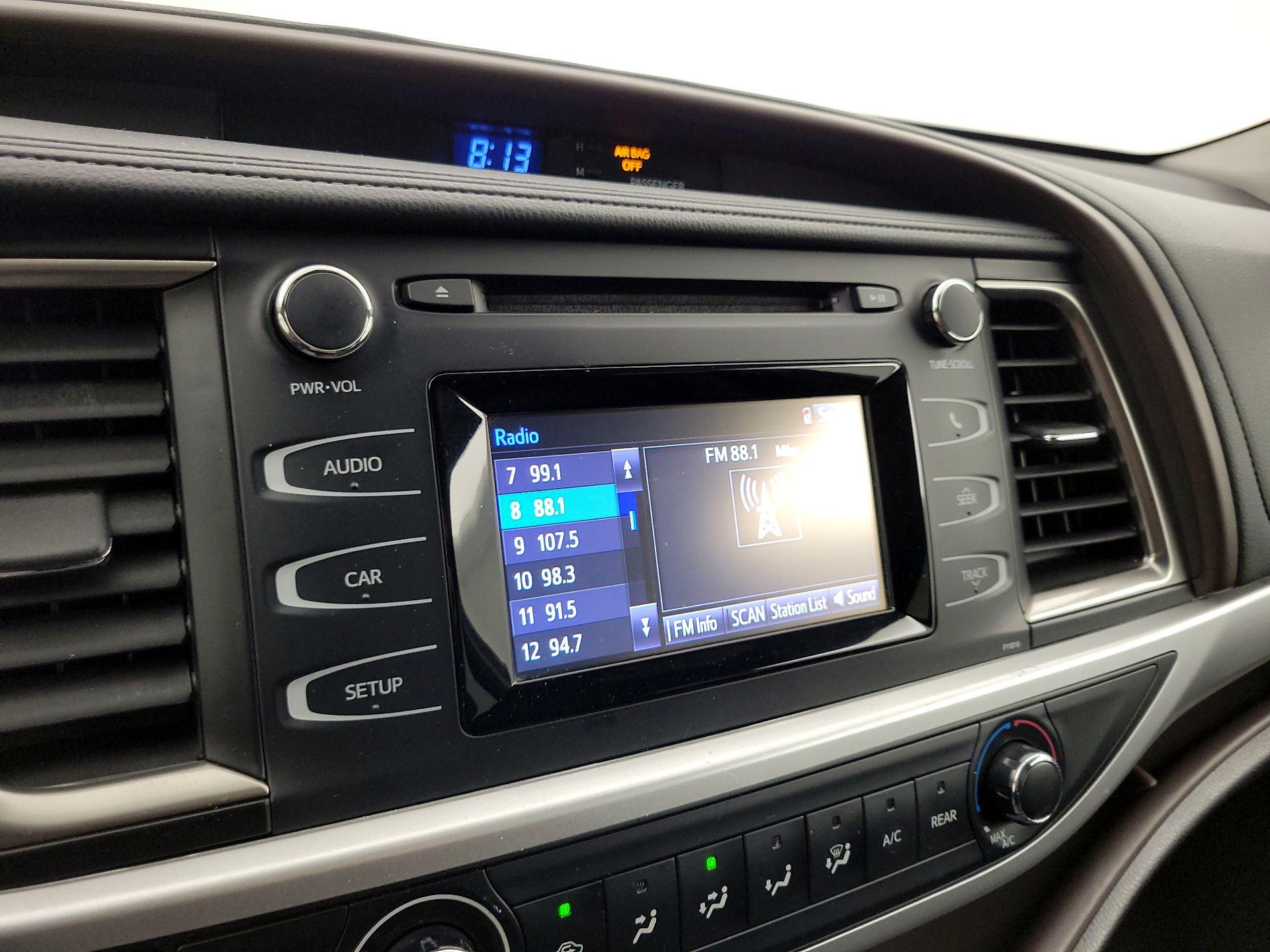 Thumbnail: 2019 Toyota Highlander - 14