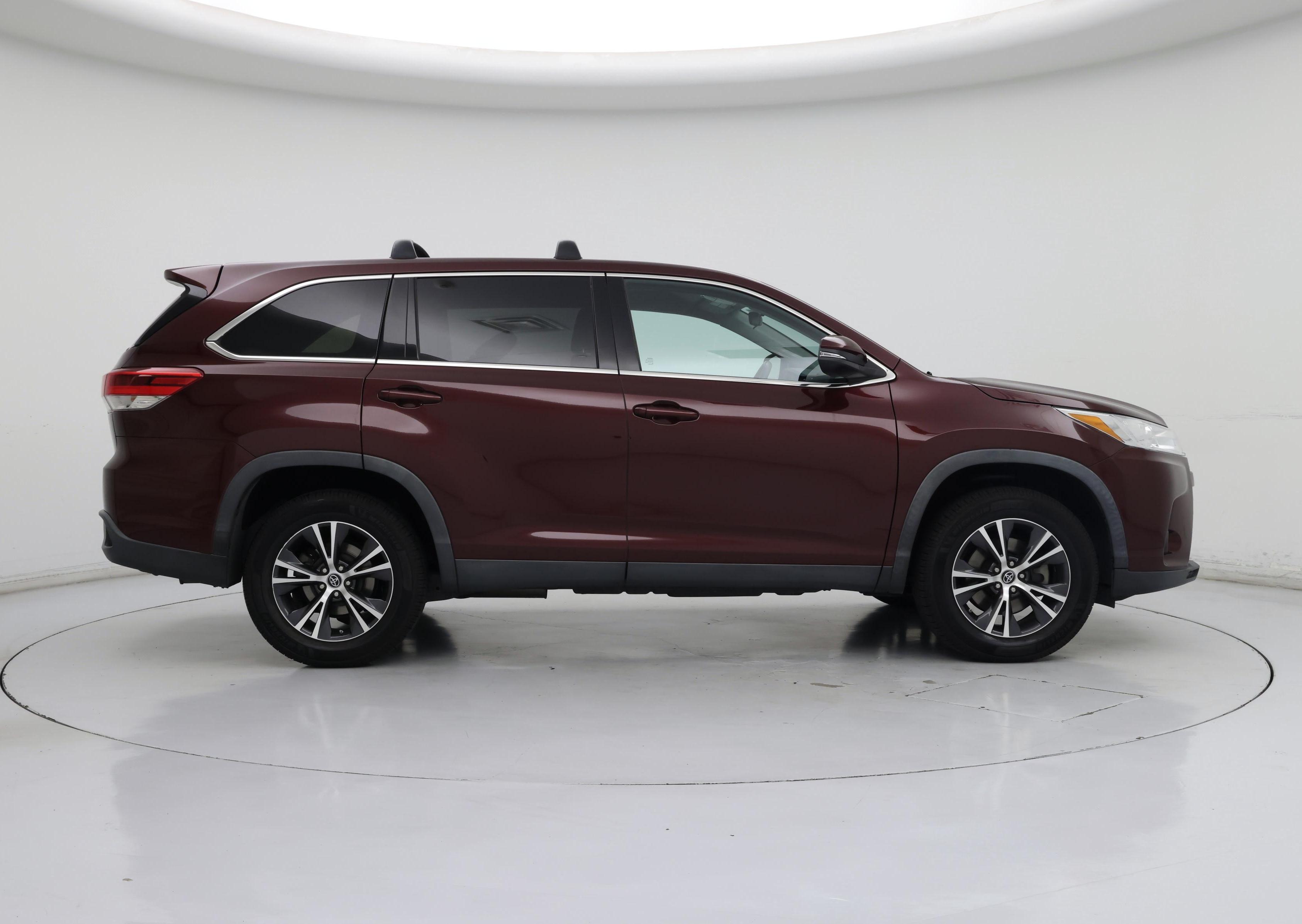 Thumbnail: 2019 Toyota Highlander - 7