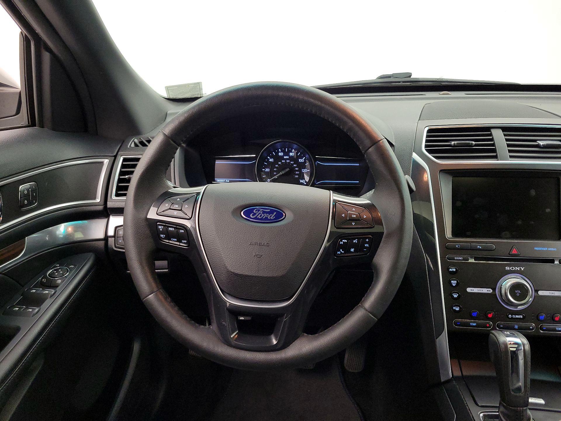 Thumbnail: 2016 Ford Explorer - 10