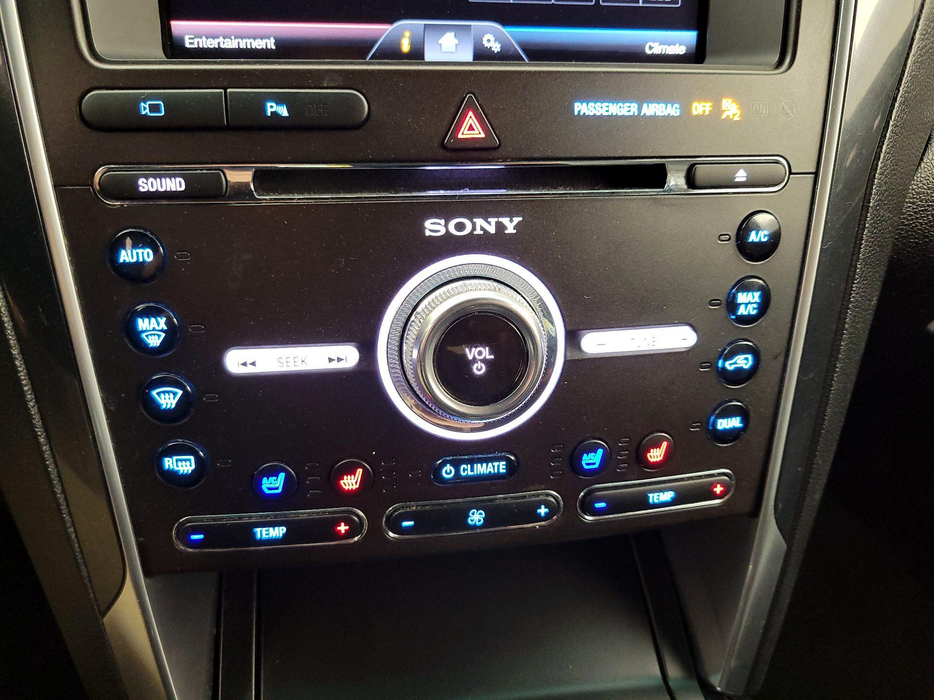 Thumbnail: 2016 Ford Explorer - 17