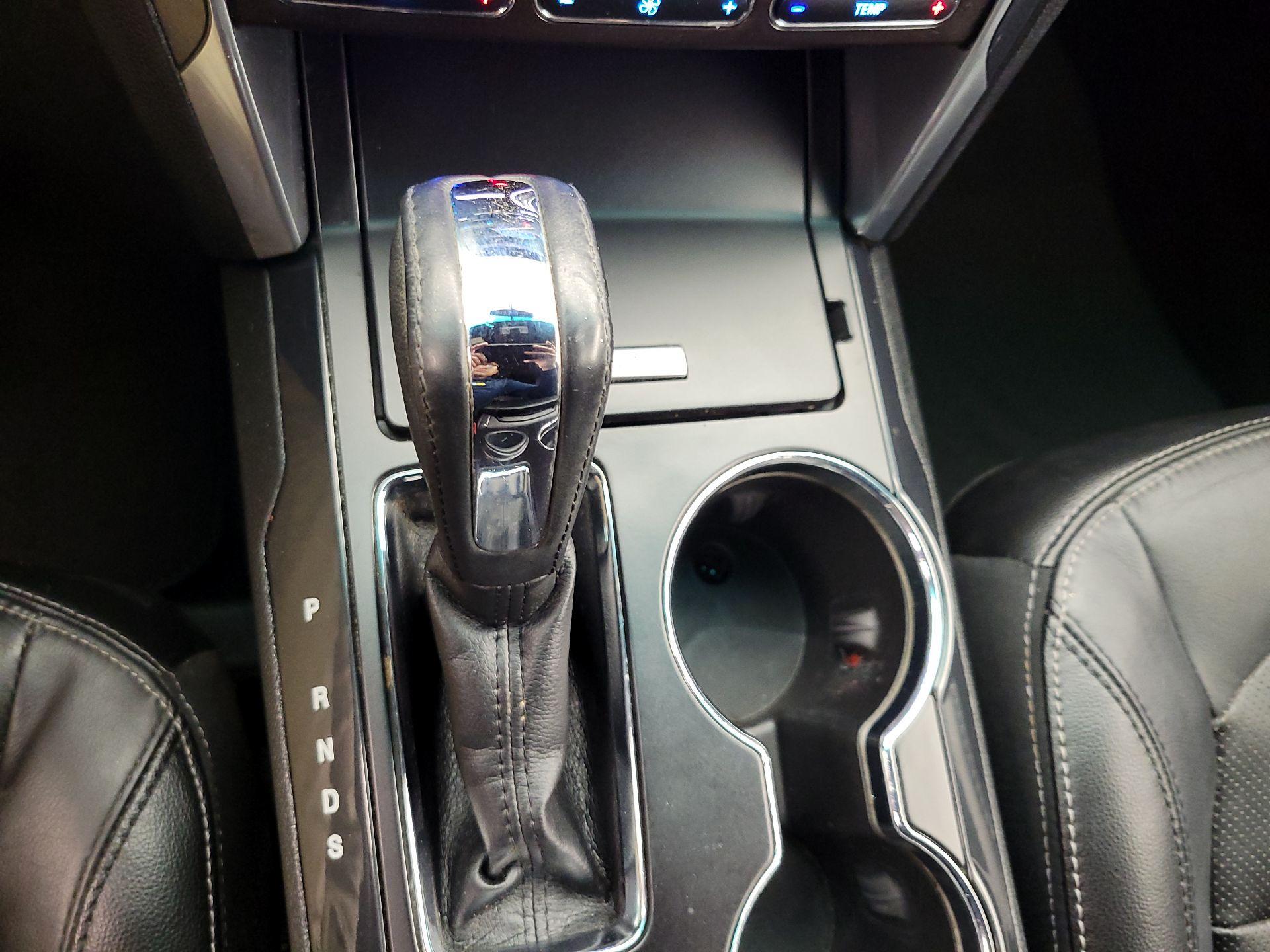 Thumbnail: 2016 Ford Explorer - 18