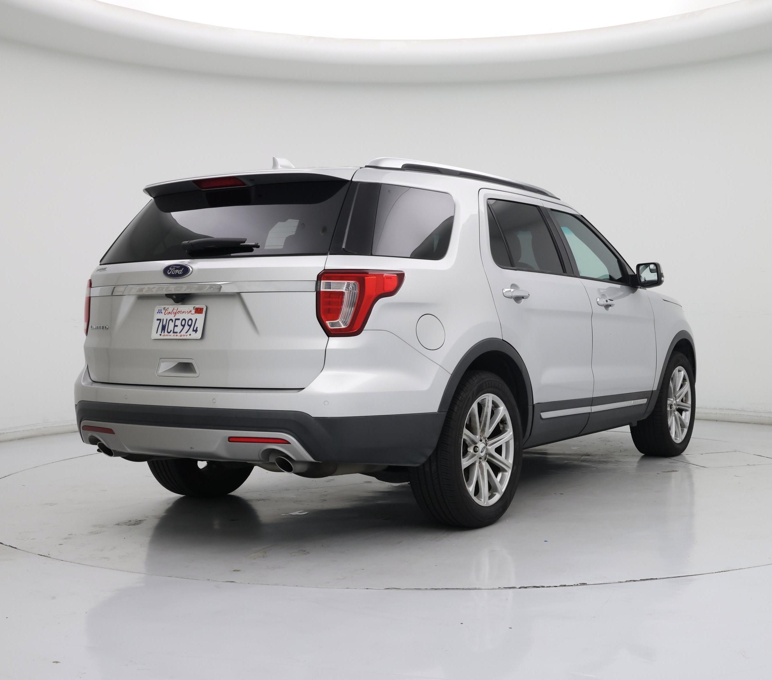 Thumbnail: 2016 Ford Explorer - 8