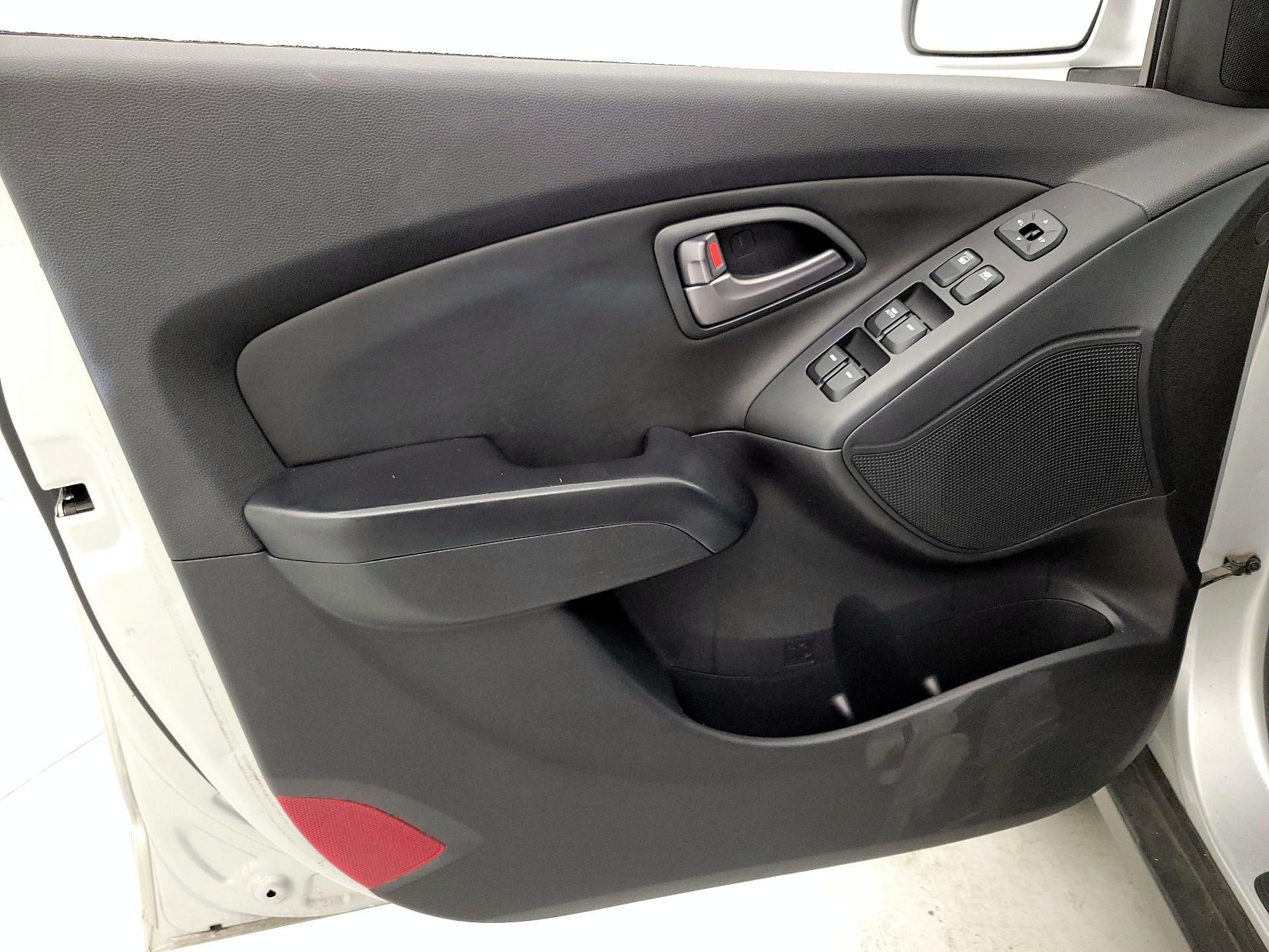 Thumbnail: 2014 Hyundai Tucson - 12