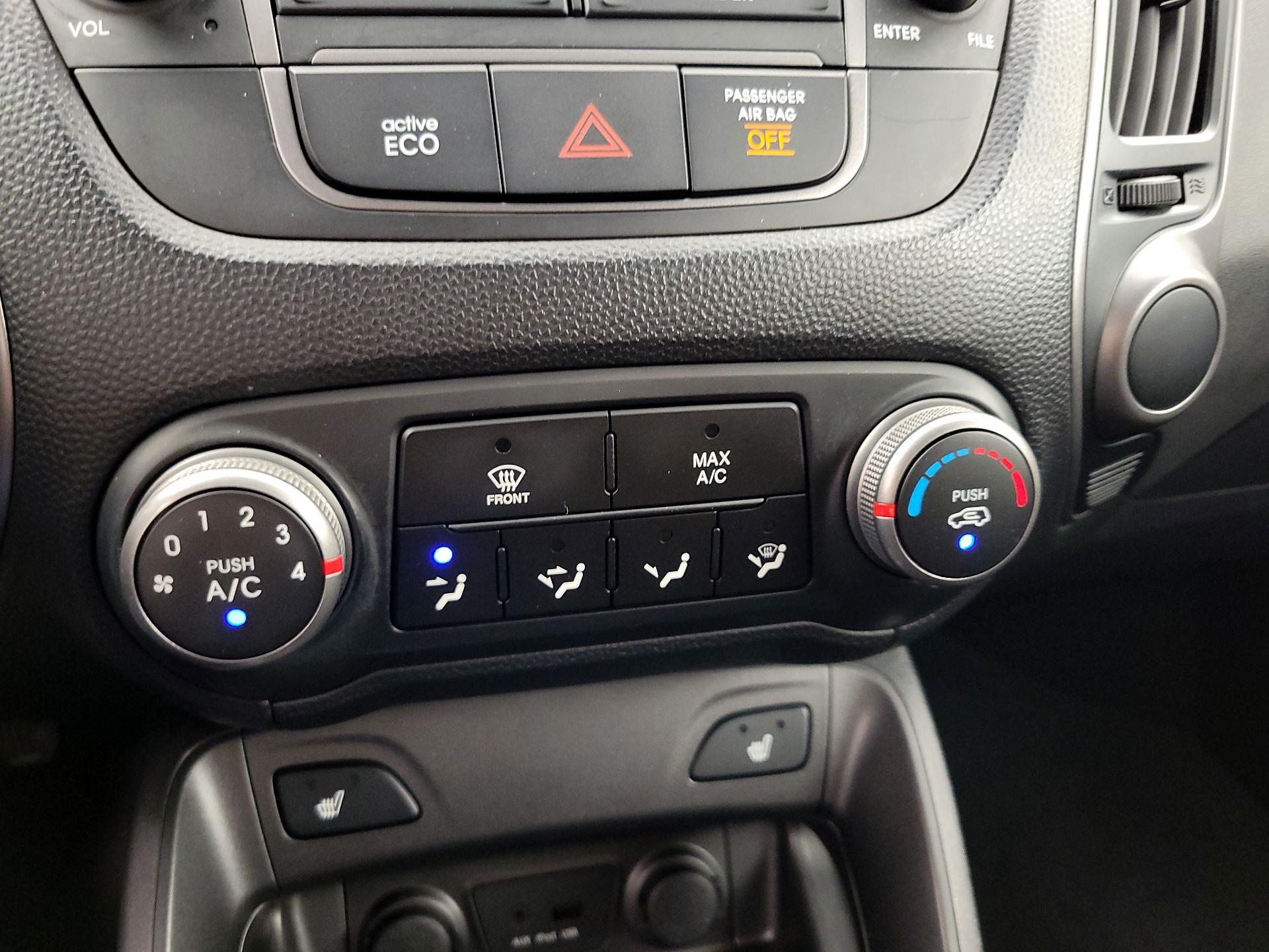 Thumbnail: 2014 Hyundai Tucson - 16