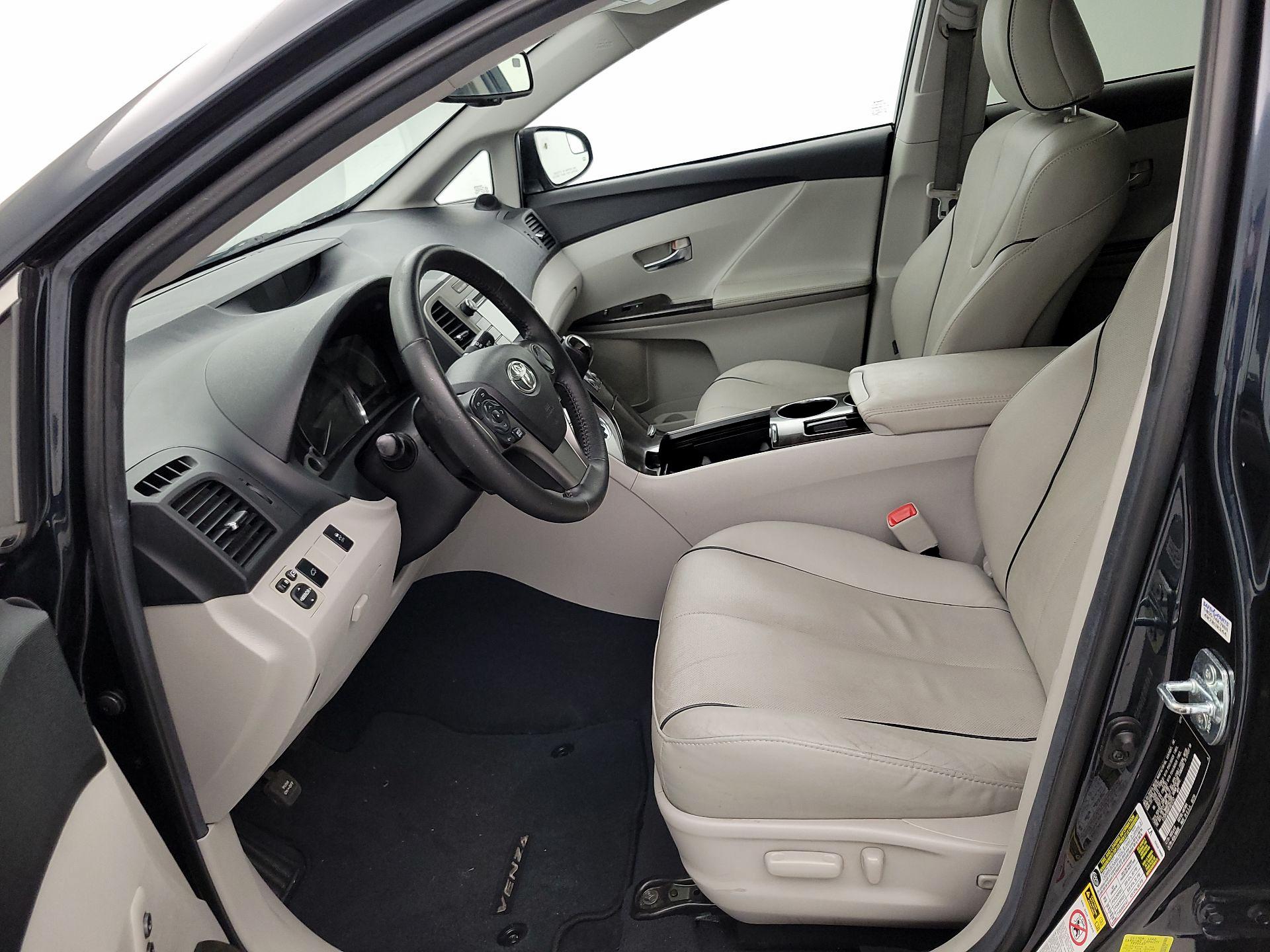 Thumbnail: 2015 Toyota Venza - 11