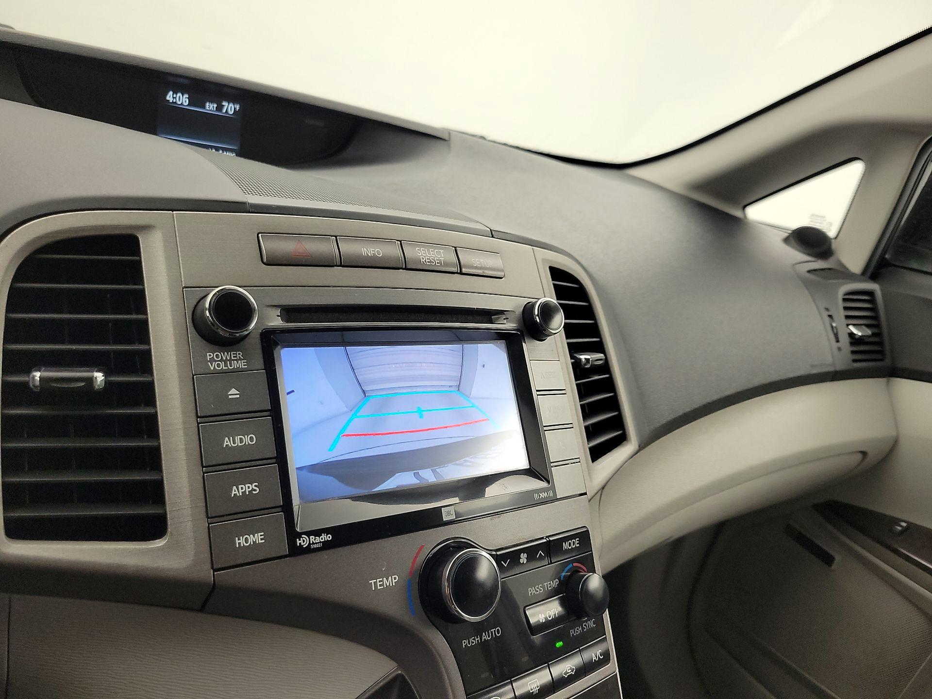 Thumbnail: 2015 Toyota Venza - 14