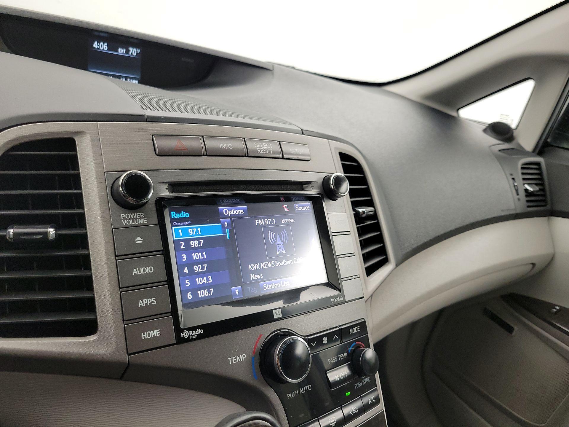Thumbnail: 2015 Toyota Venza - 15