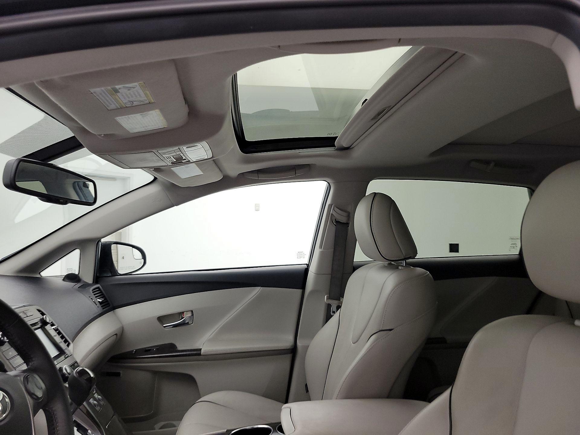 Thumbnail: 2015 Toyota Venza - 18