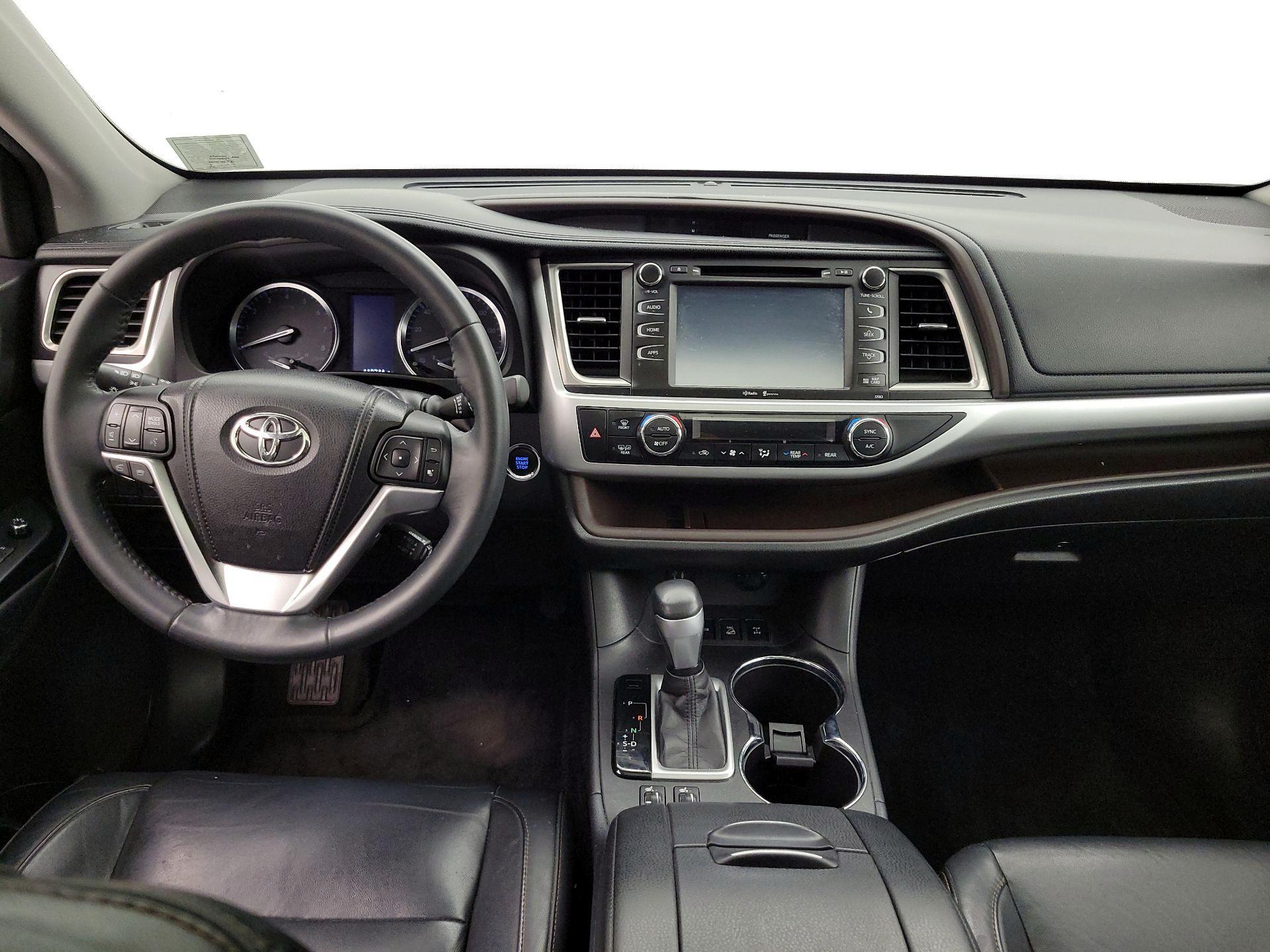 Thumbnail: 2015 Toyota Highlander - 9
