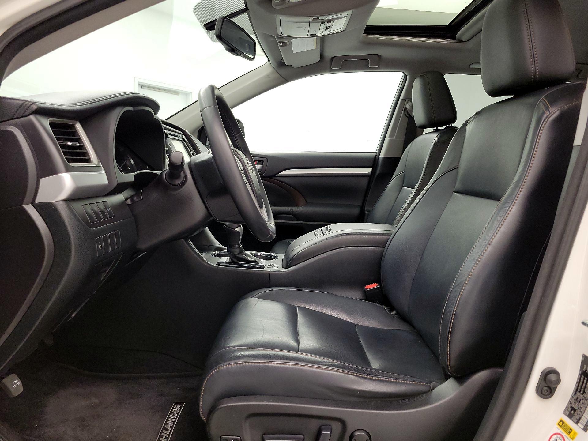 Thumbnail: 2015 Toyota Highlander - 11