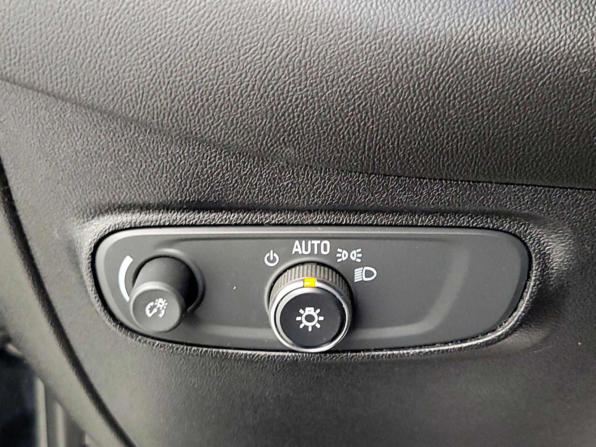 Thumbnail: 2019 Chevrolet Equinox - 13