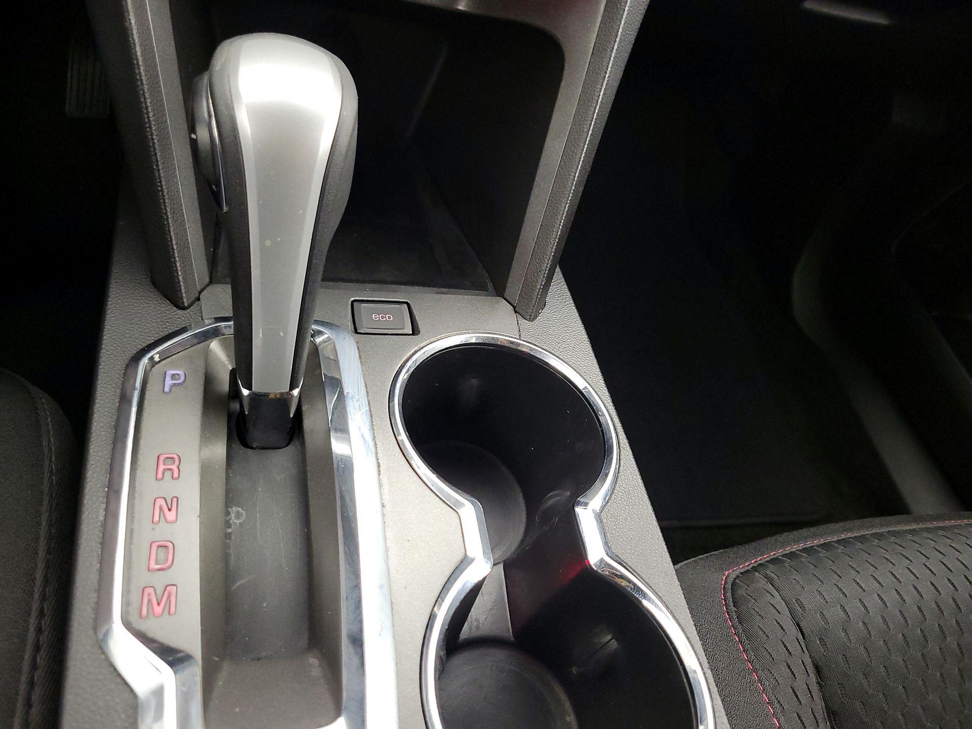 Thumbnail: 2015 GMC Terrain - 16