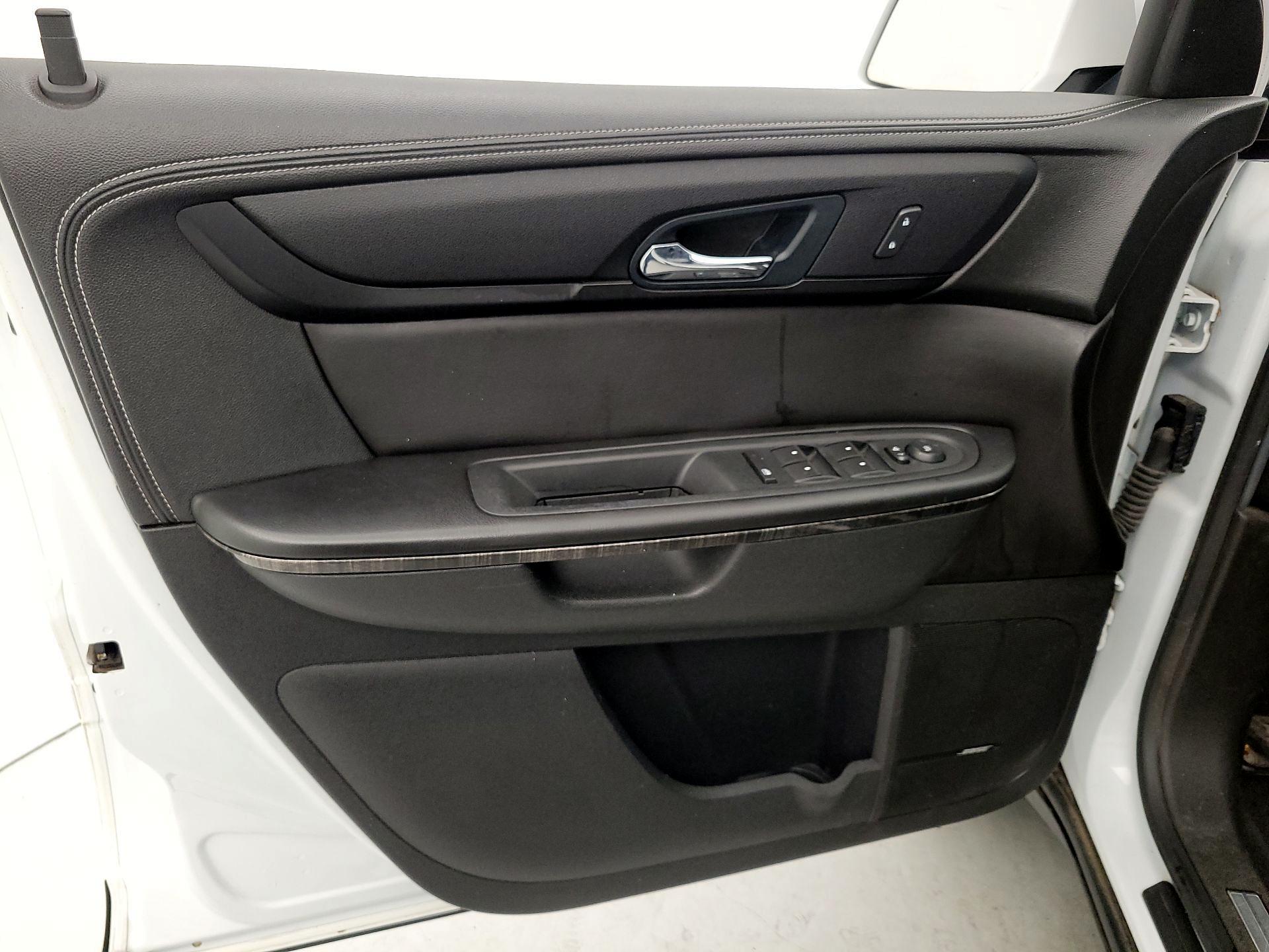 Thumbnail: 2016 GMC Acadia - 12
