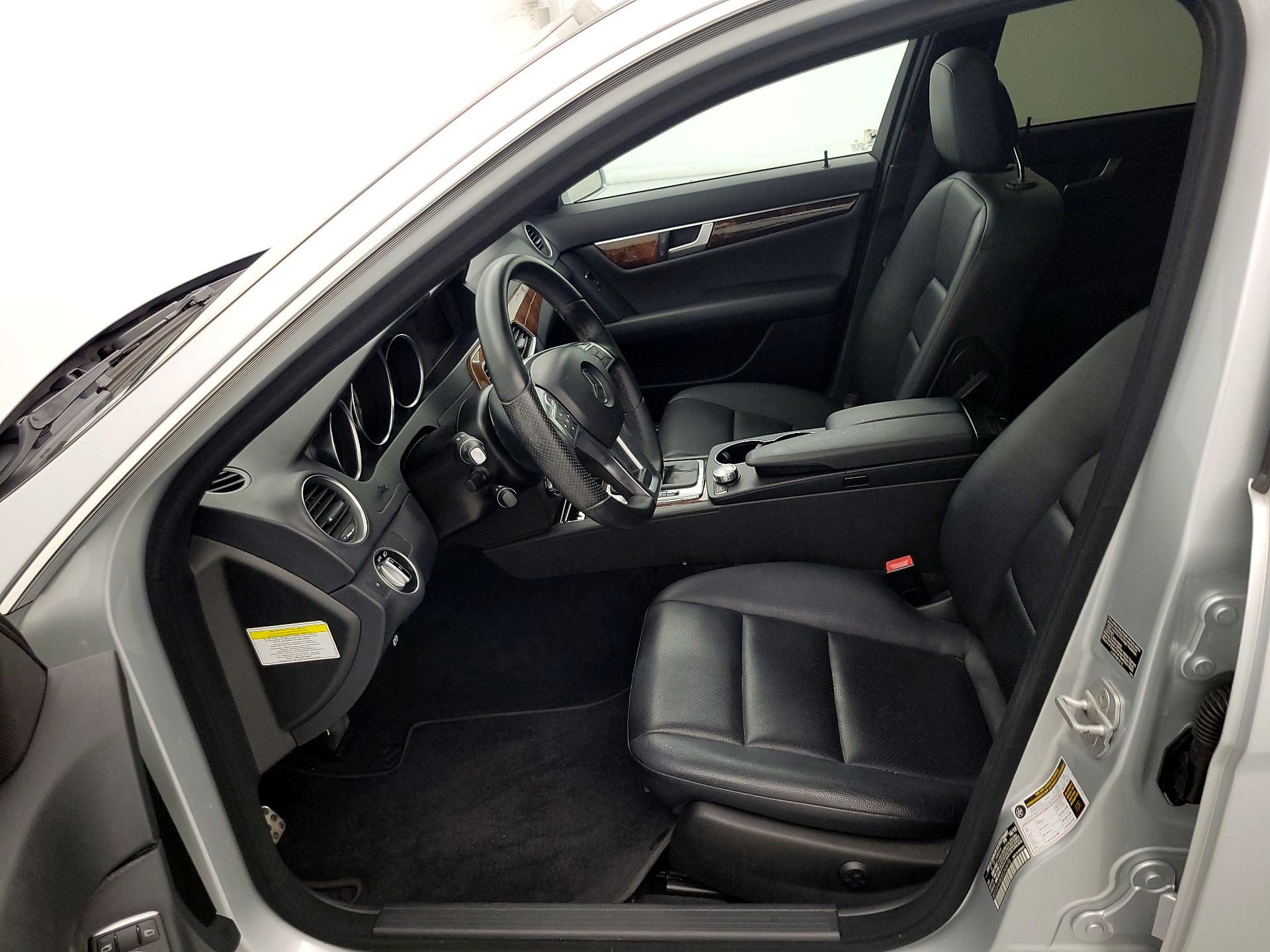 Thumbnail: 2014 Mercedes-Benz C-Class - 11