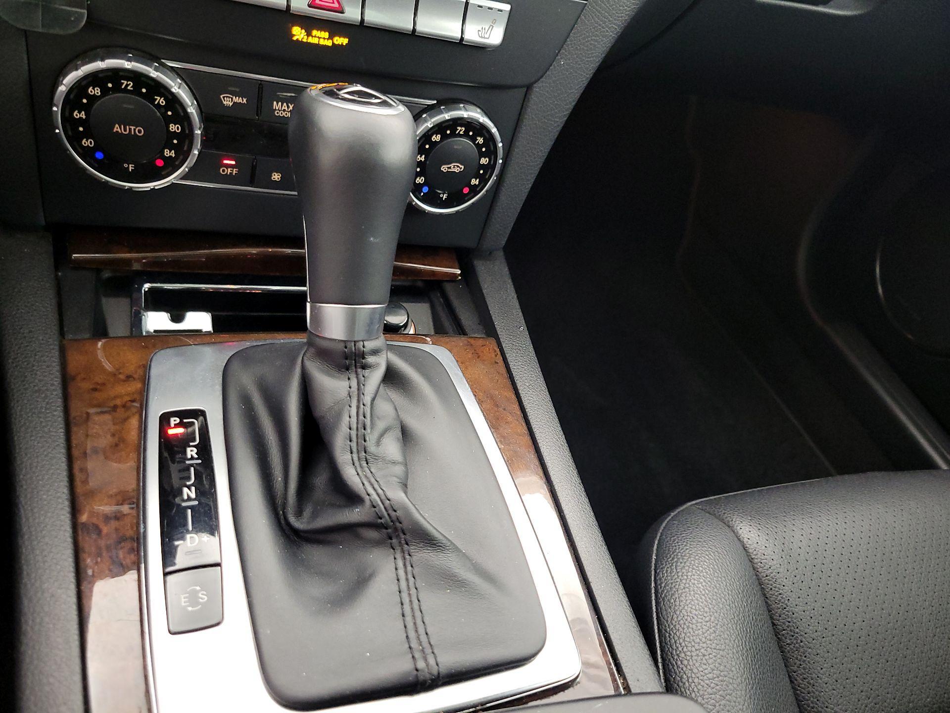 Thumbnail: 2014 Mercedes-Benz C-Class - 18
