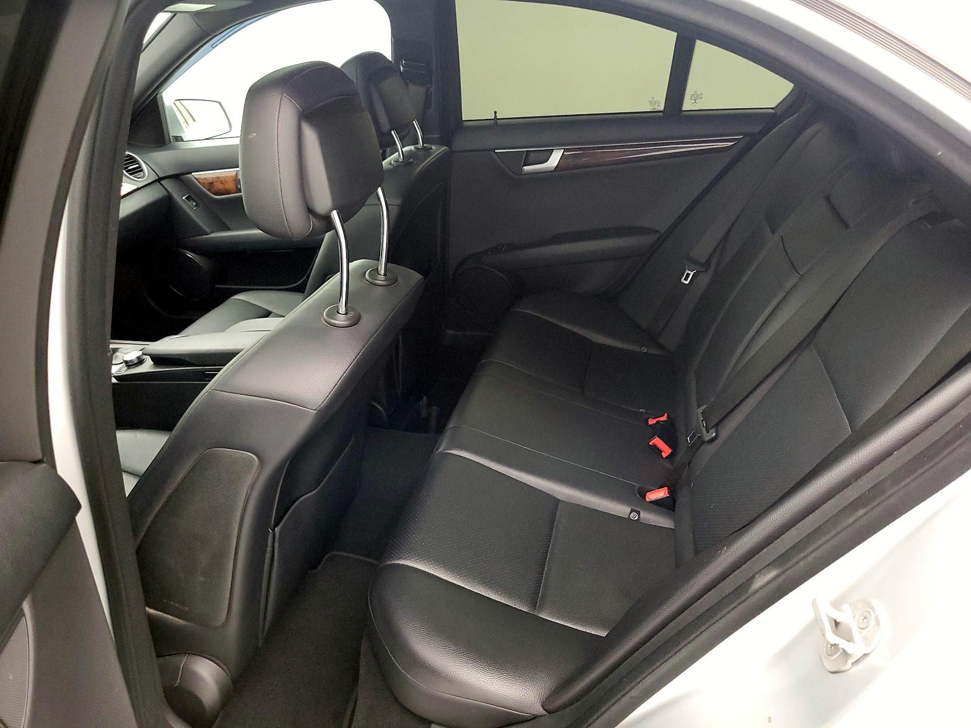 Thumbnail: 2014 Mercedes-Benz C-Class - 20