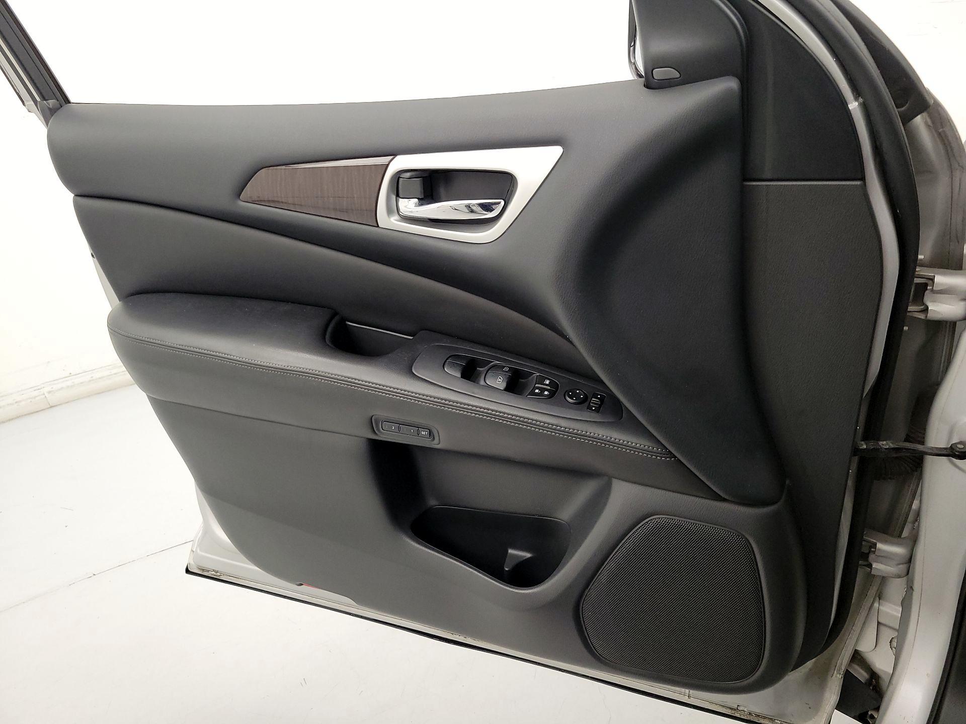 Thumbnail: 2015 Nissan Pathfinder - 12