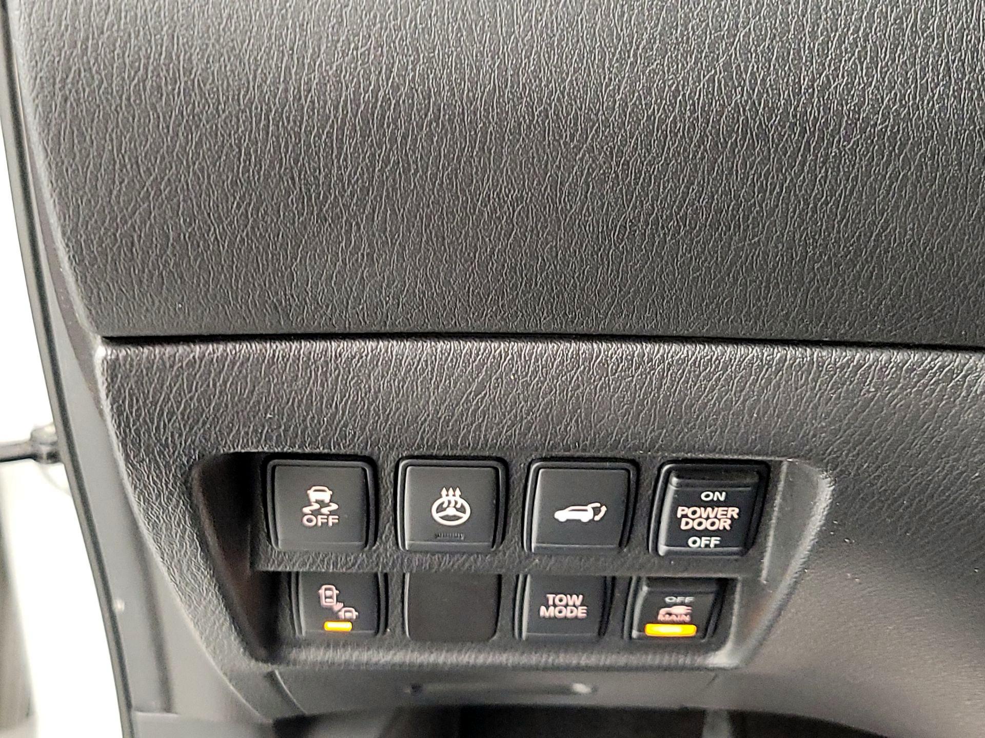 Thumbnail: 2015 Nissan Pathfinder - 13