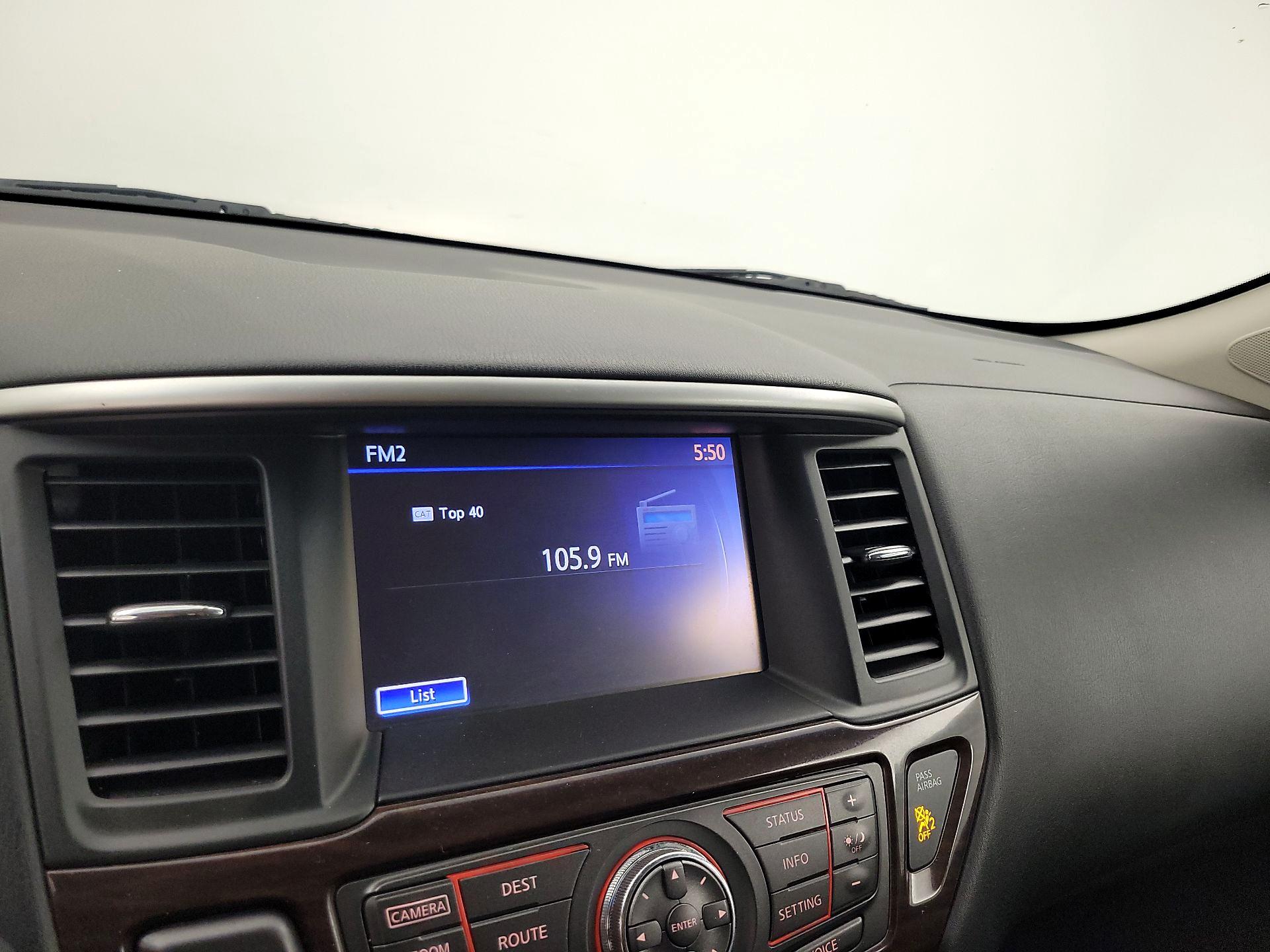 Thumbnail: 2015 Nissan Pathfinder - 16