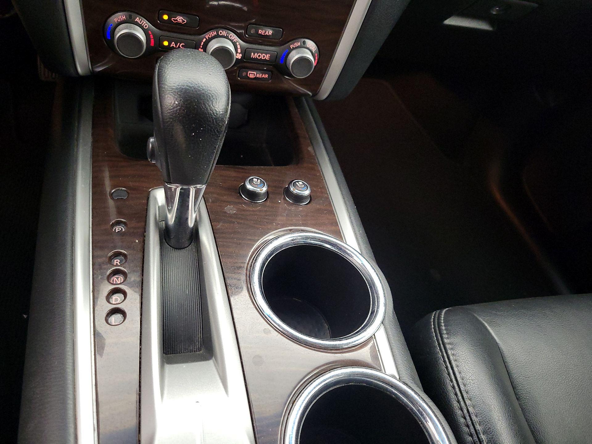 Thumbnail: 2015 Nissan Pathfinder - 18